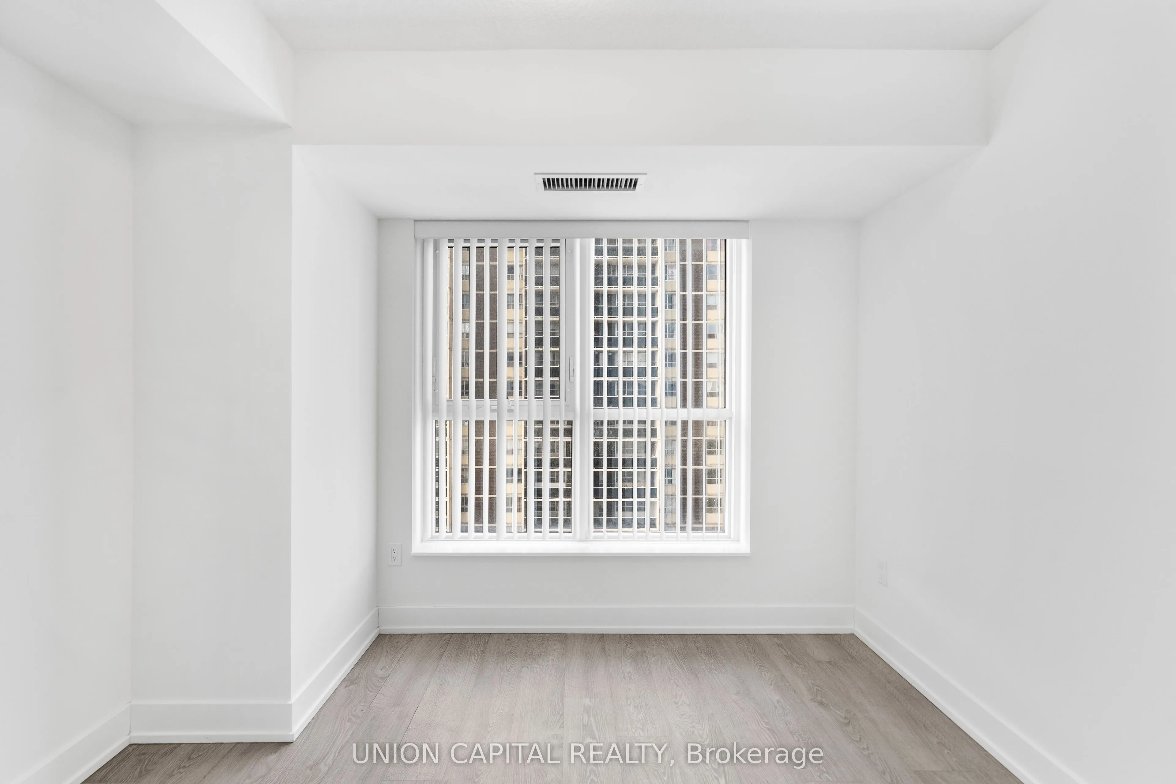 9 MABELLE Avenue, #2326