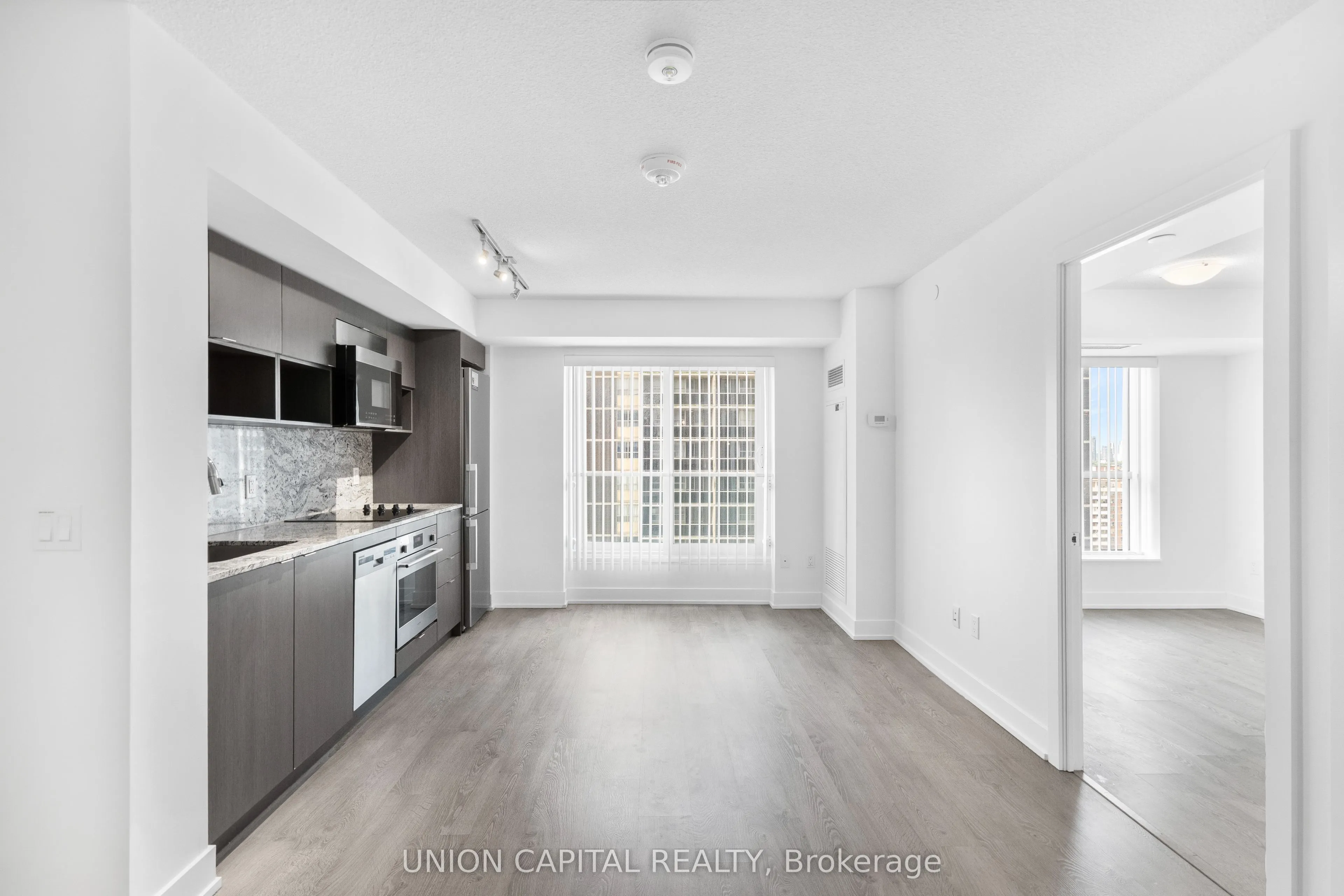 9 MABELLE Avenue, #2326