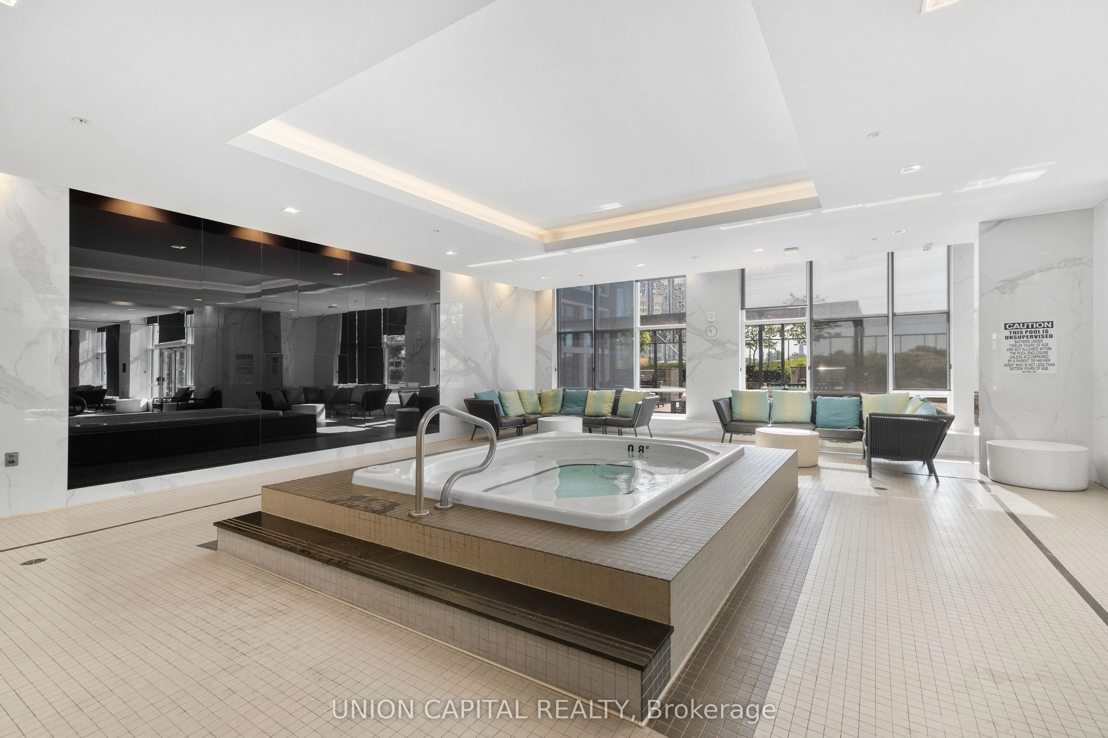 9 MABELLE Avenue, #2326