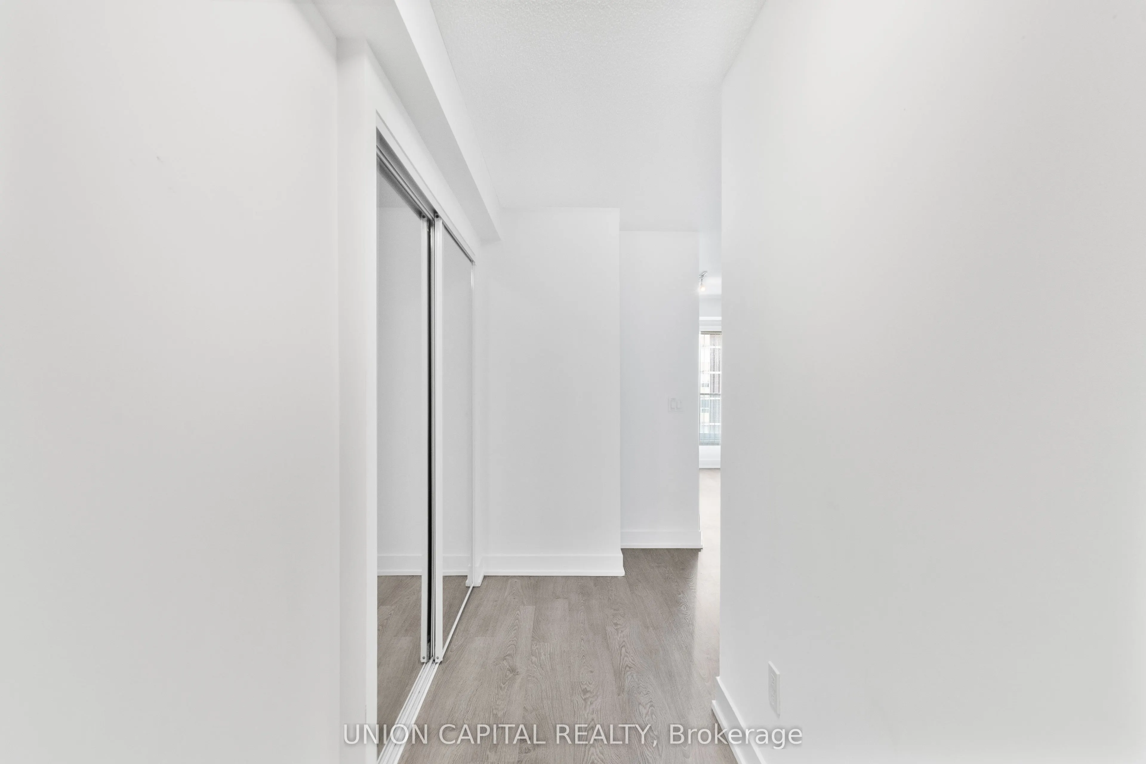 9 MABELLE Avenue, #2326