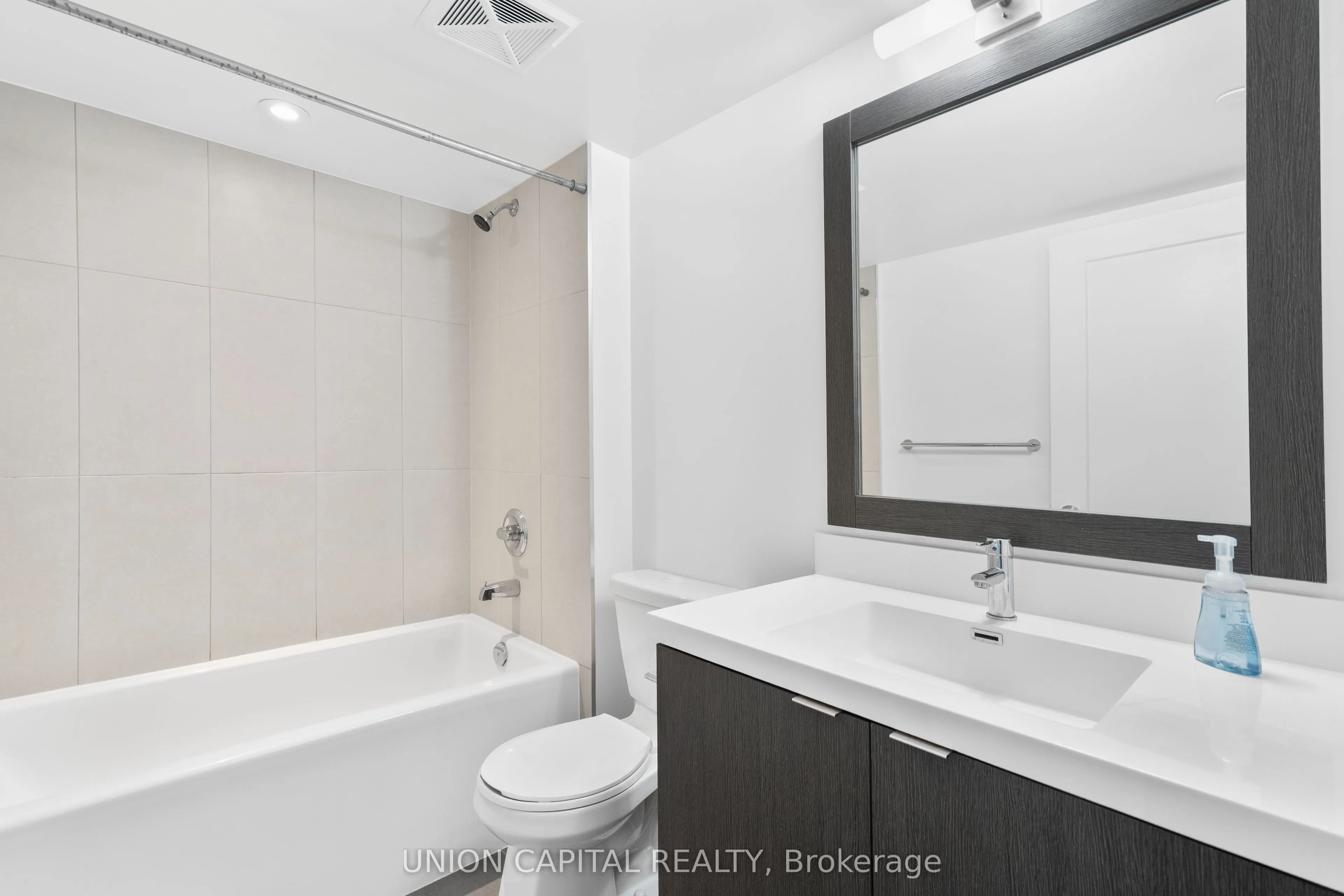 9 MABELLE Avenue, #2326