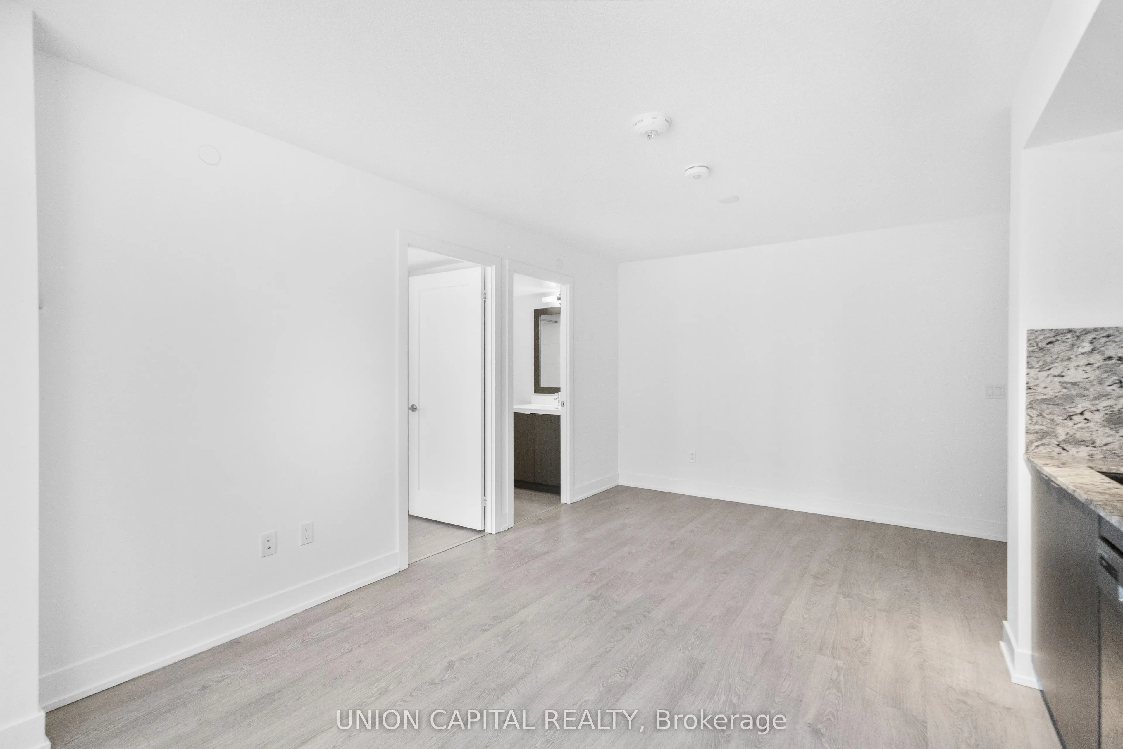 9 MABELLE Avenue, #2326