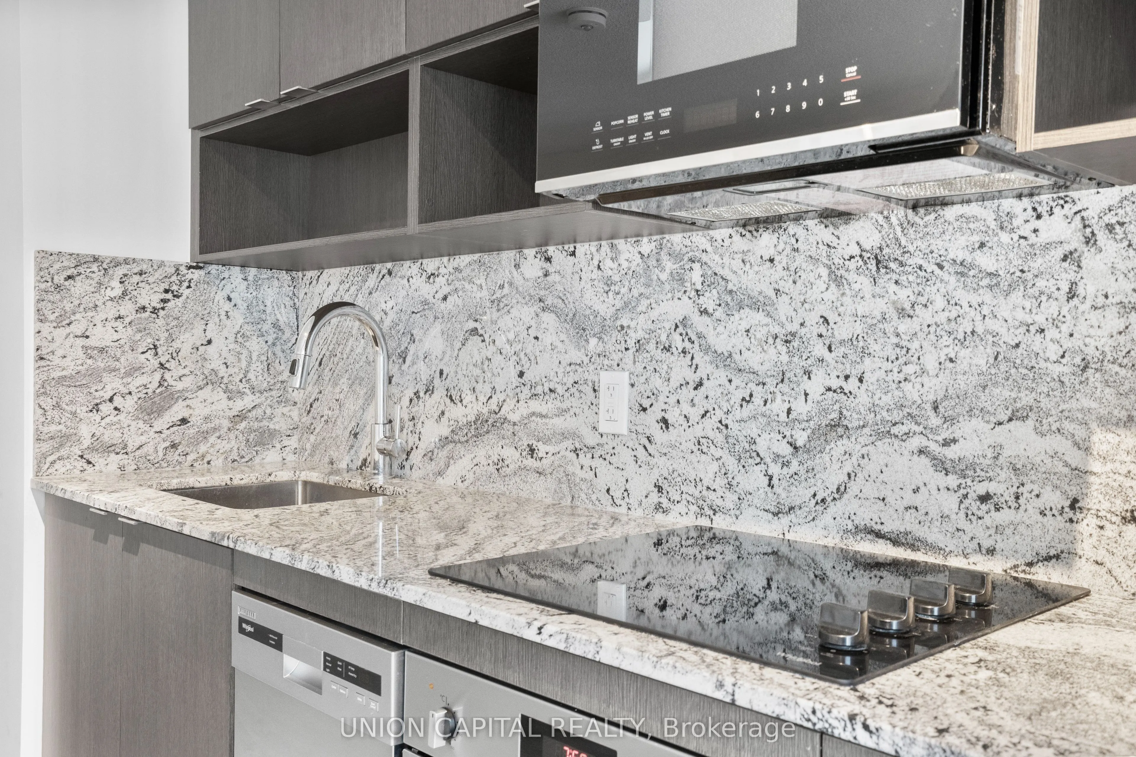 9 MABELLE Avenue, #2326