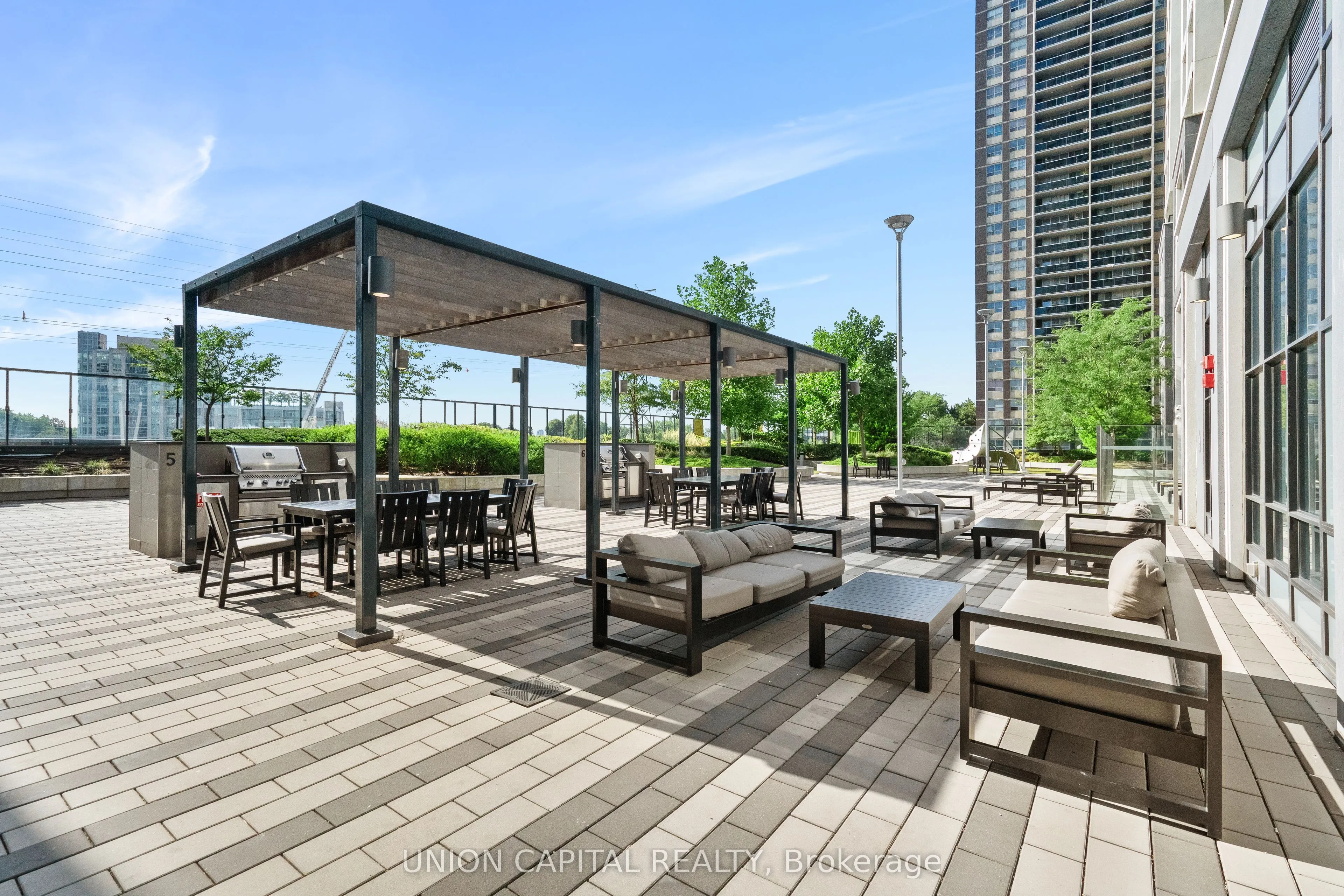 9 MABELLE Avenue, #2326