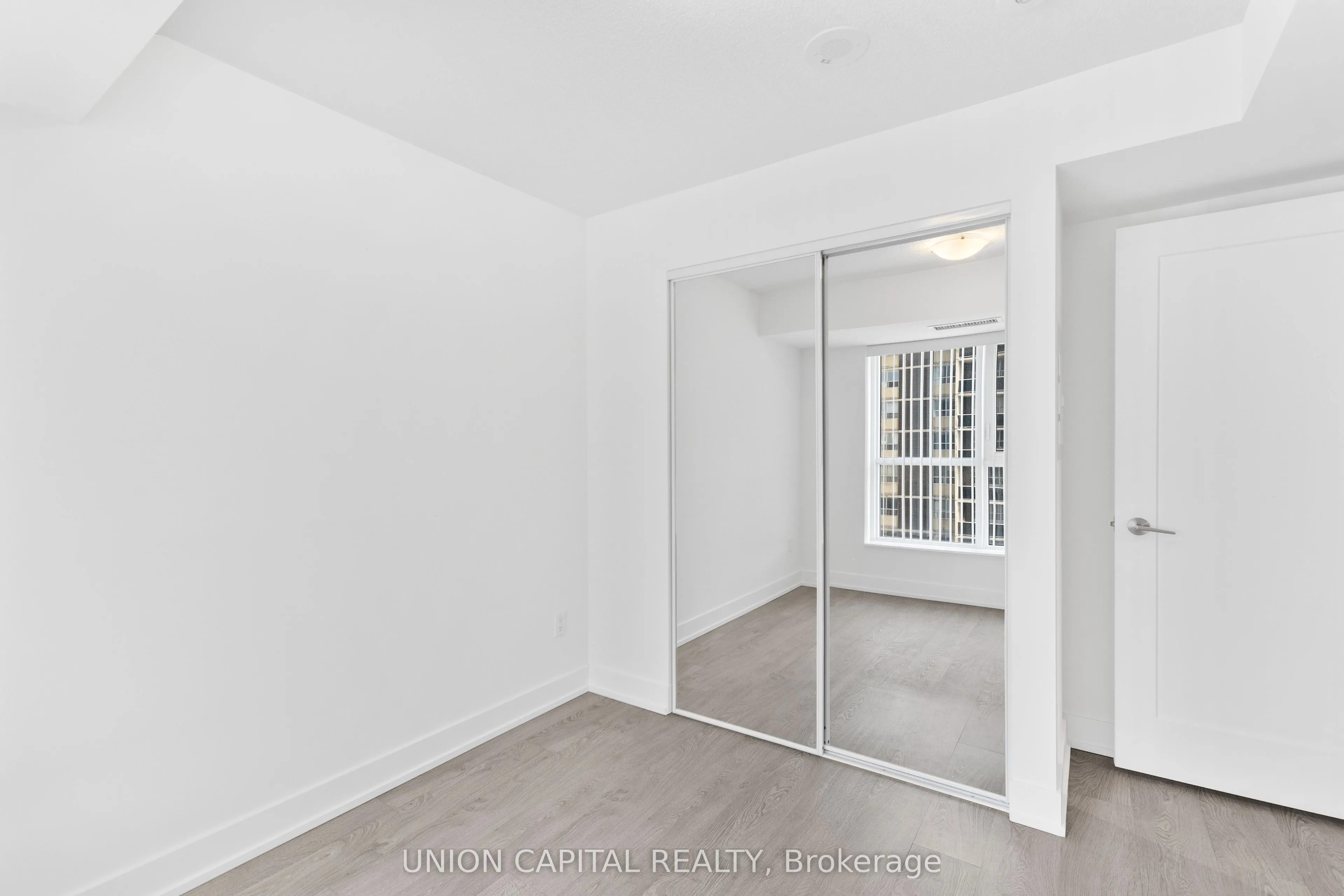 9 MABELLE Avenue, #2326