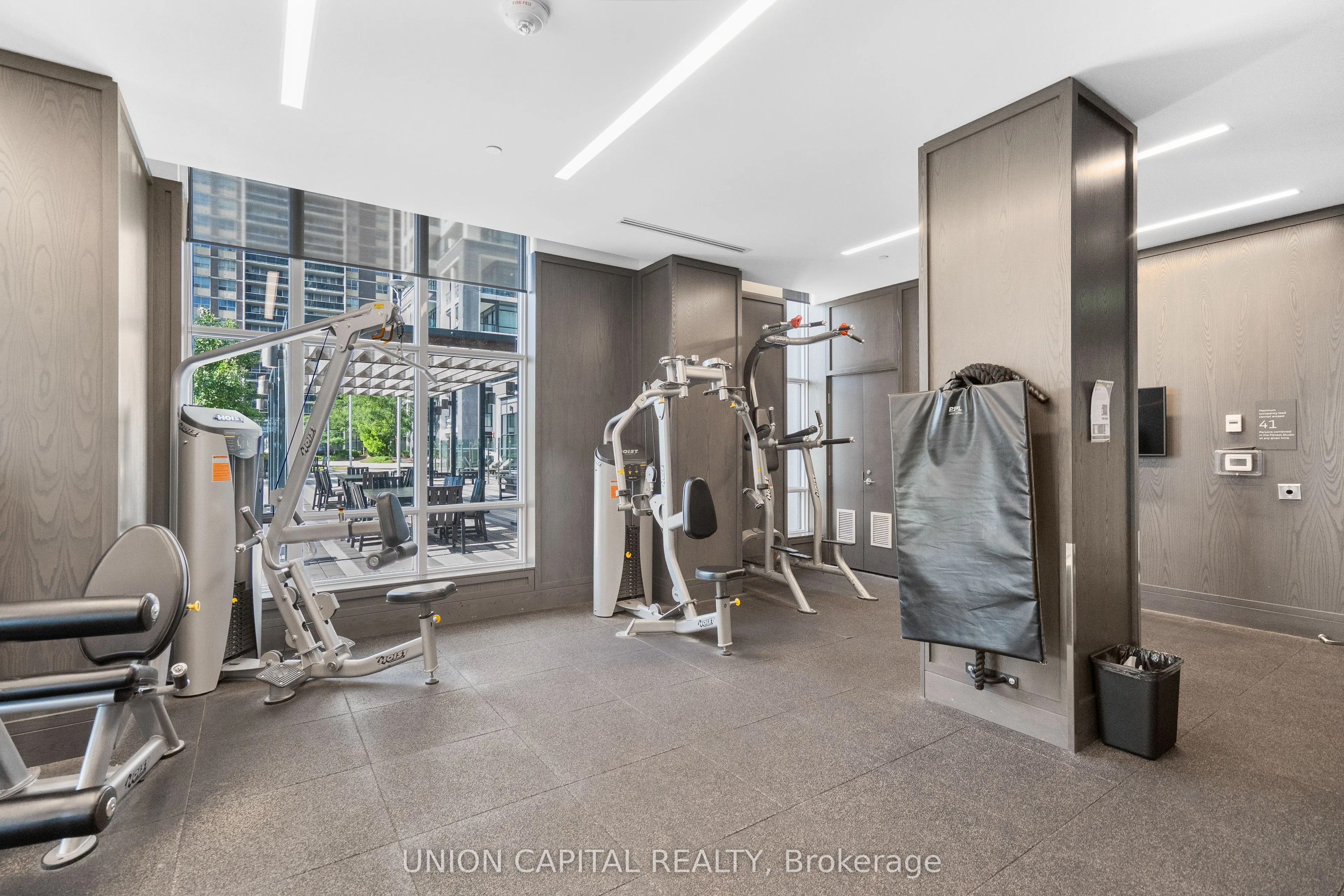 9 MABELLE Avenue, #2326