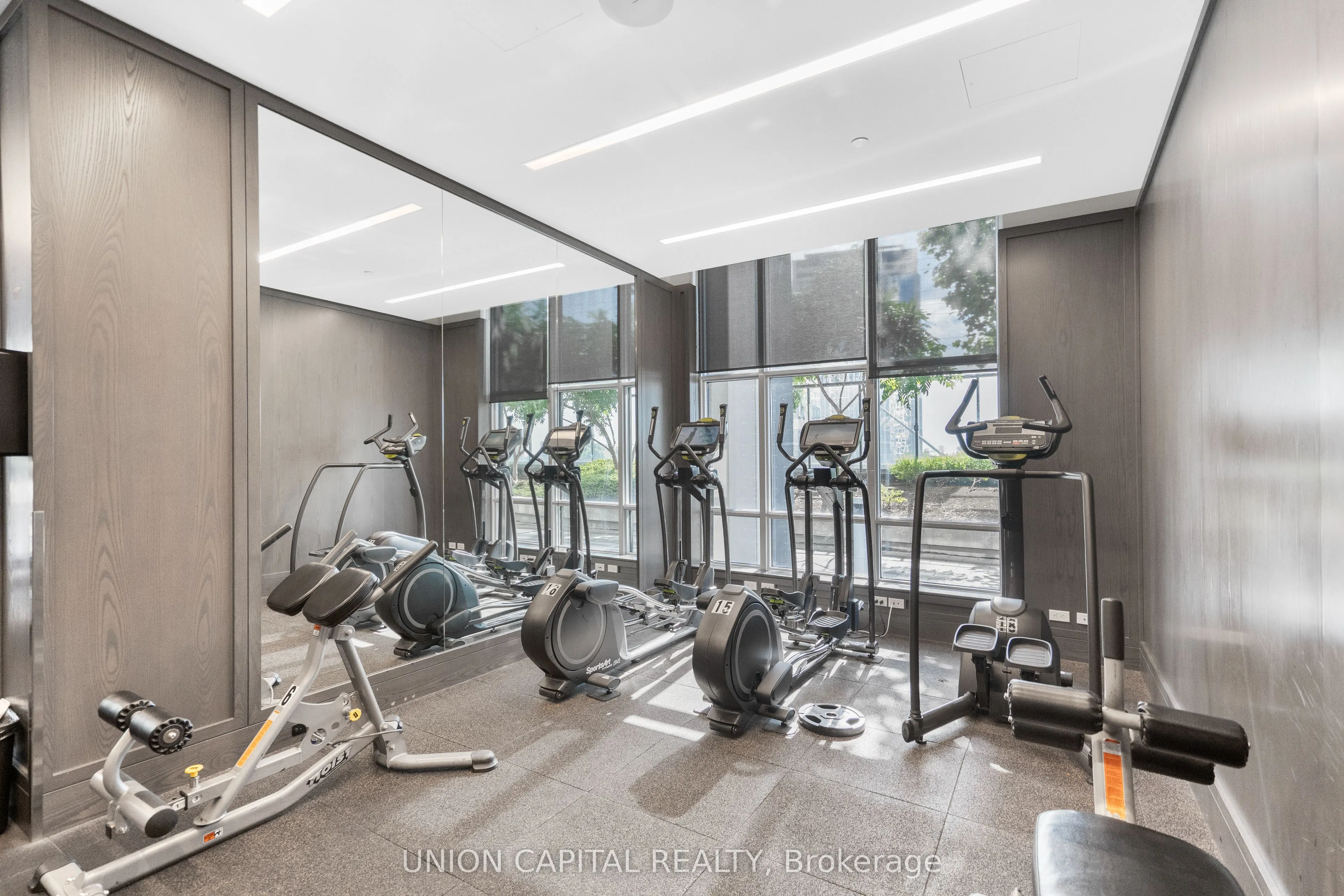 9 MABELLE Avenue, #2326