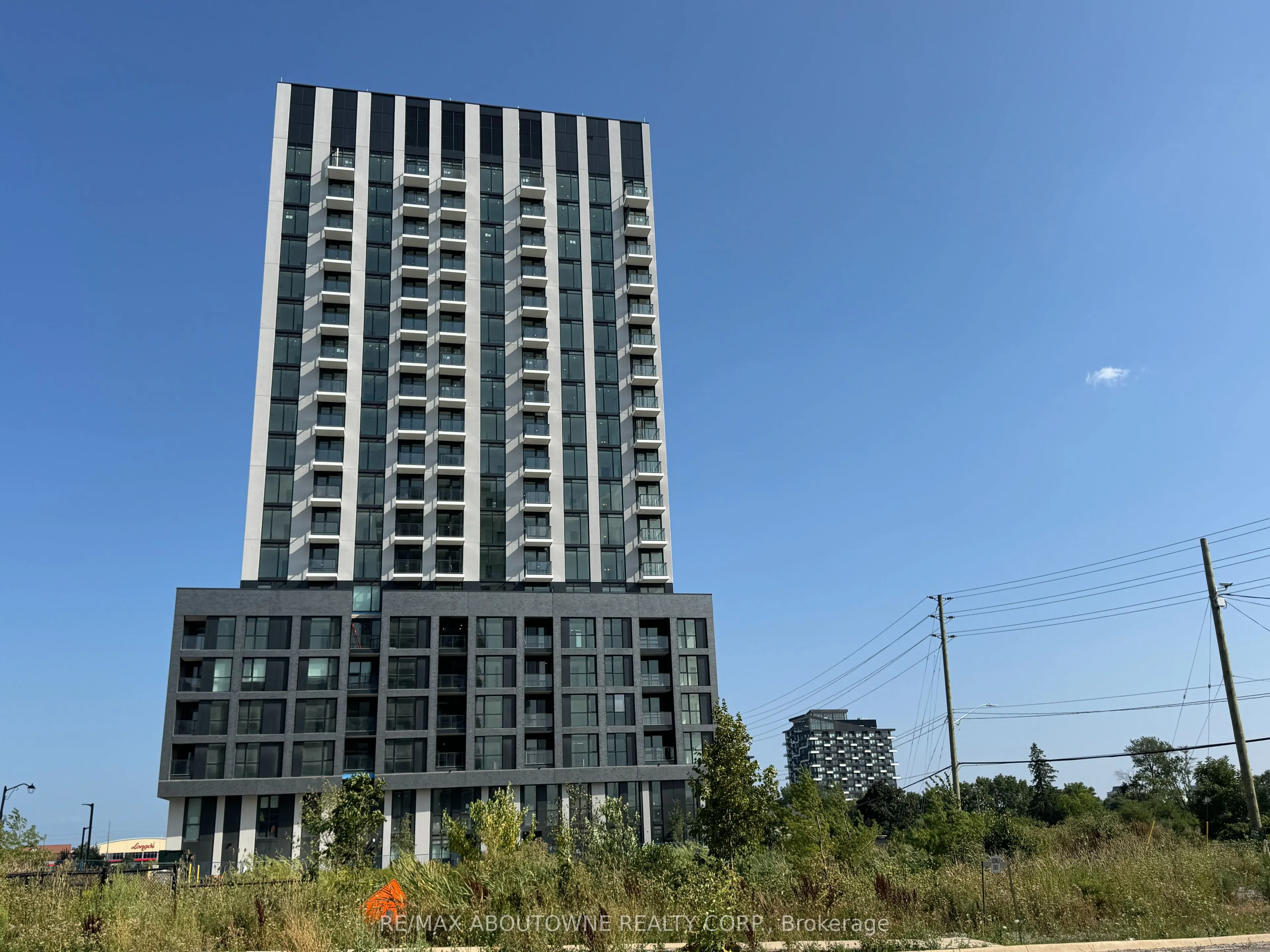 3079 Trafalgar Road, #906