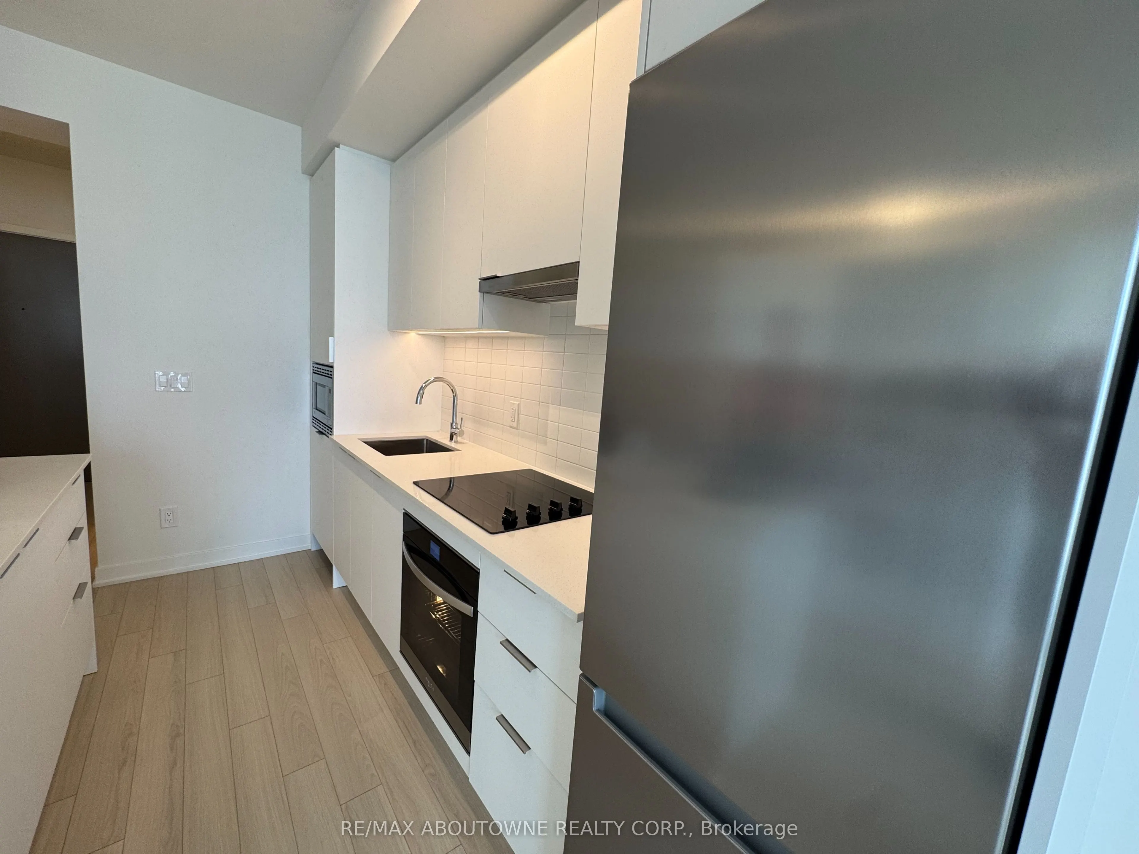 3079 Trafalgar Road, #906