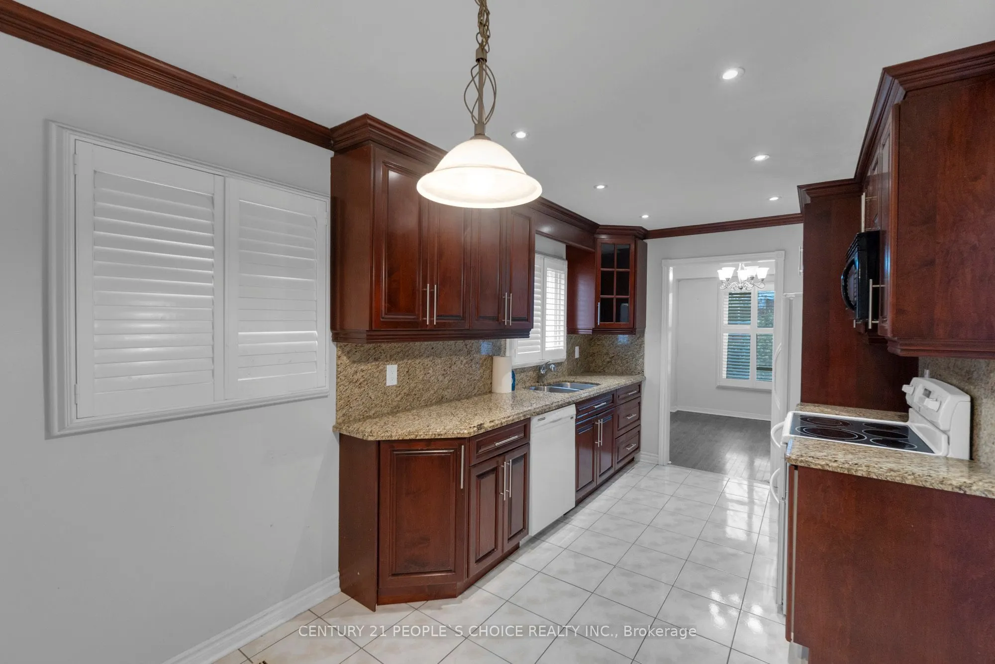 35 Ferri Crescent