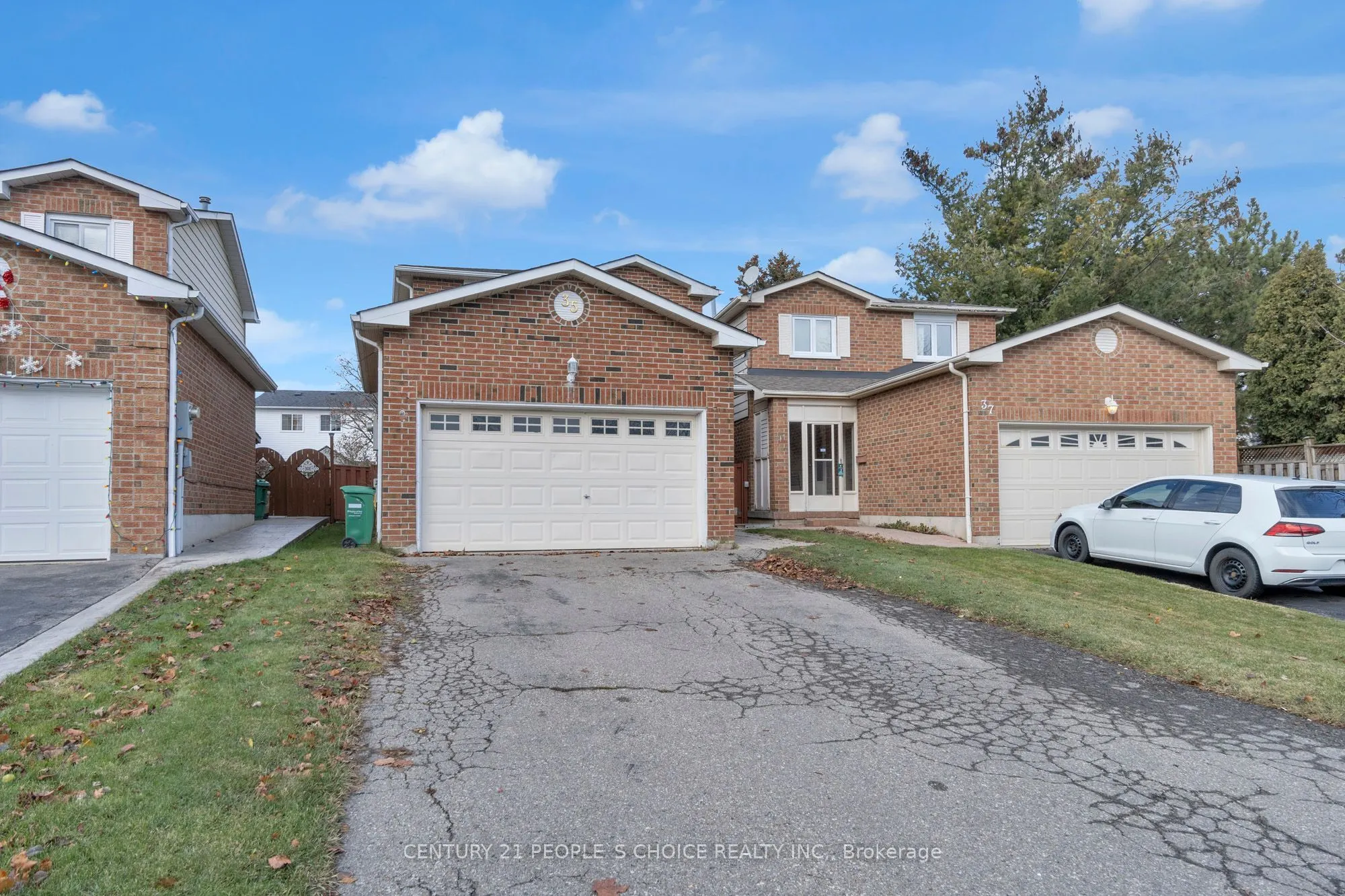 35 Ferri Crescent