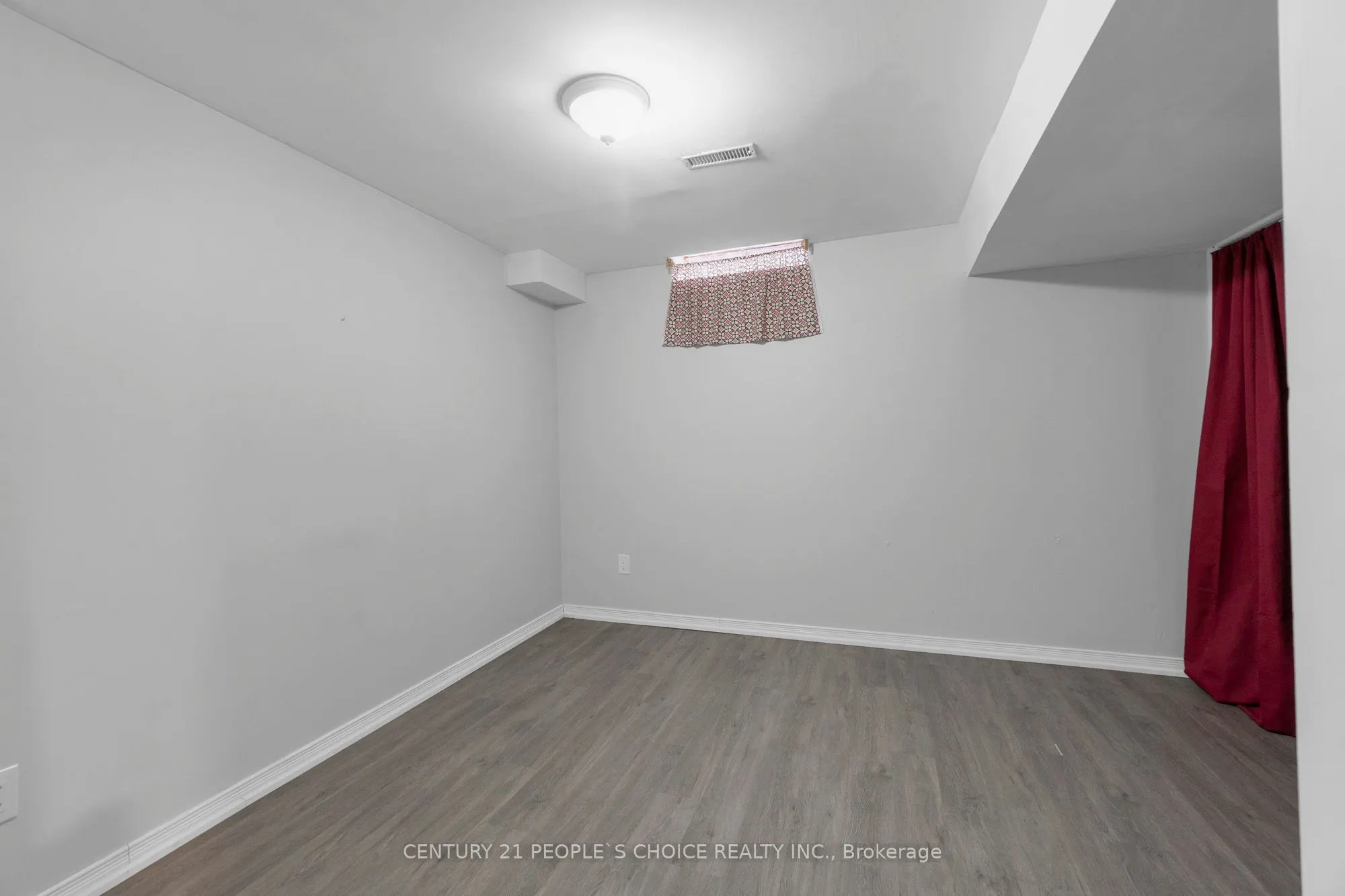 35 Ferri Crescent
