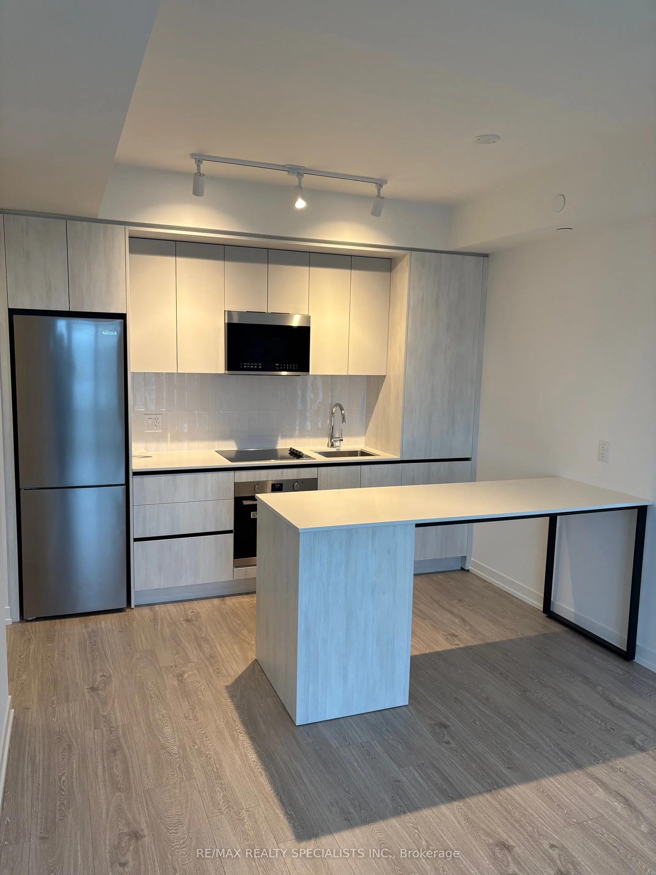 2485 Eglinton Avenue W, #1322