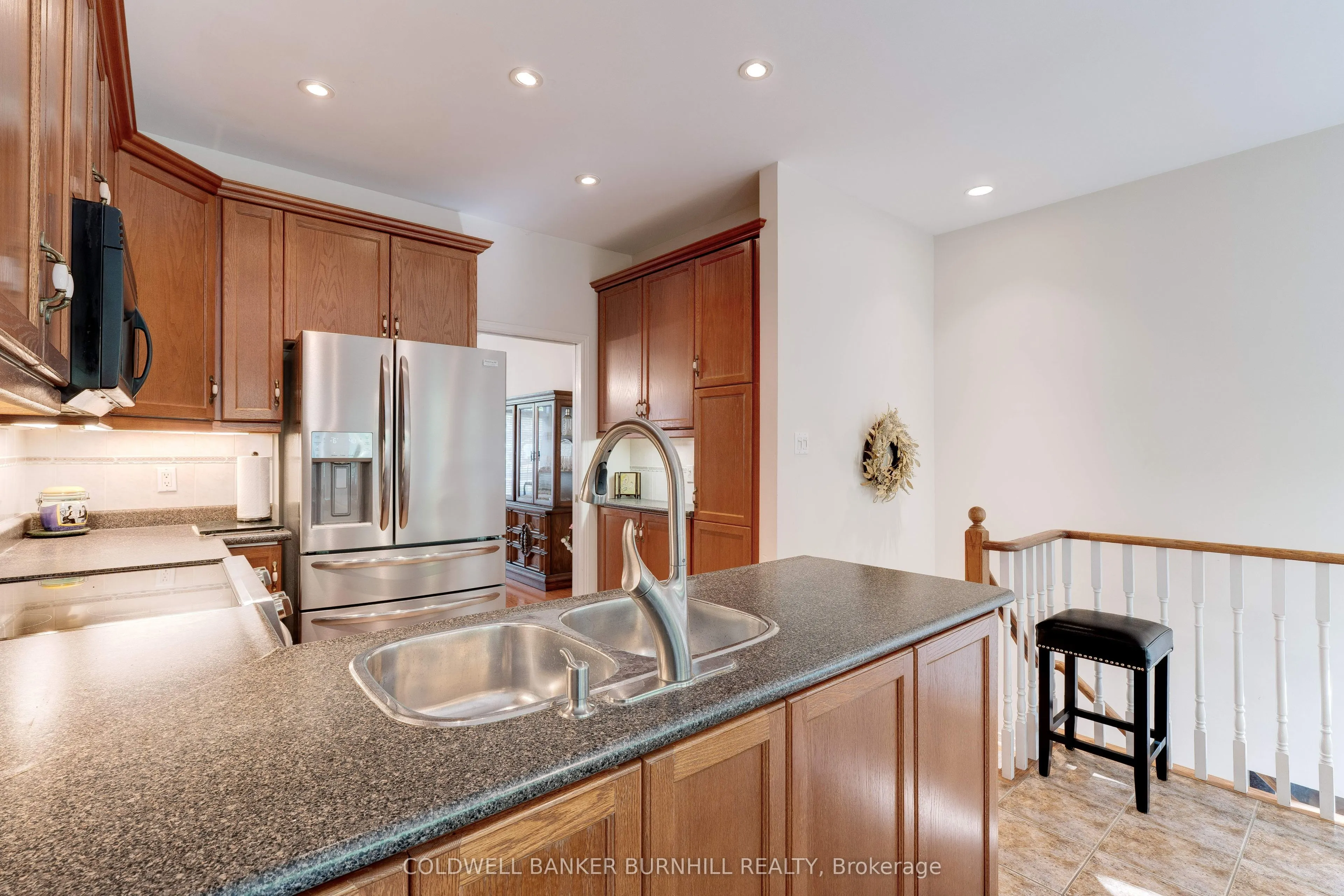 2500 WESTOAK TRAILS Boulevard