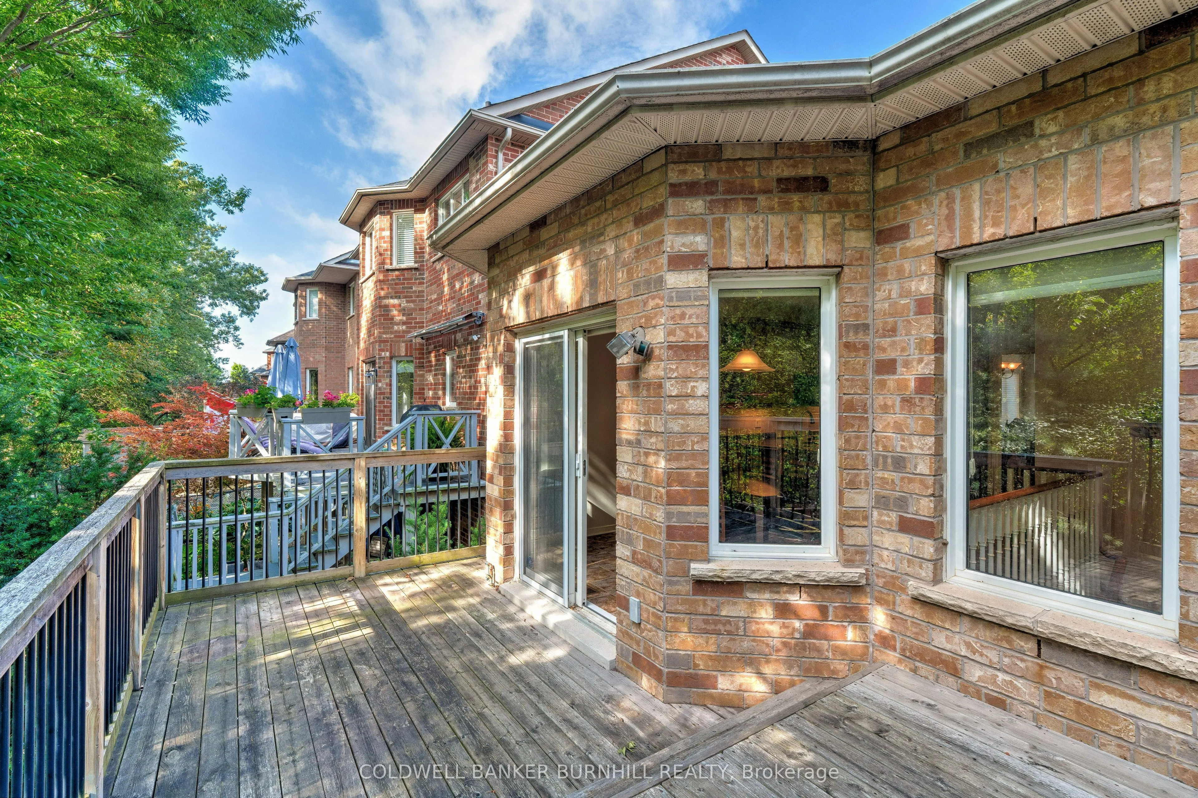 2500 WESTOAK TRAILS Boulevard
