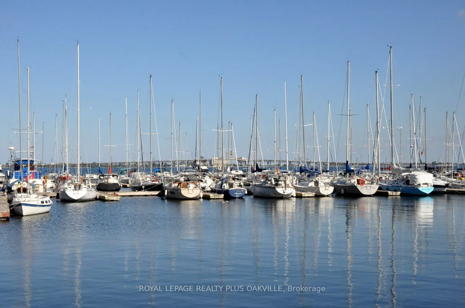 1225 North Shore Boulevard E, #404