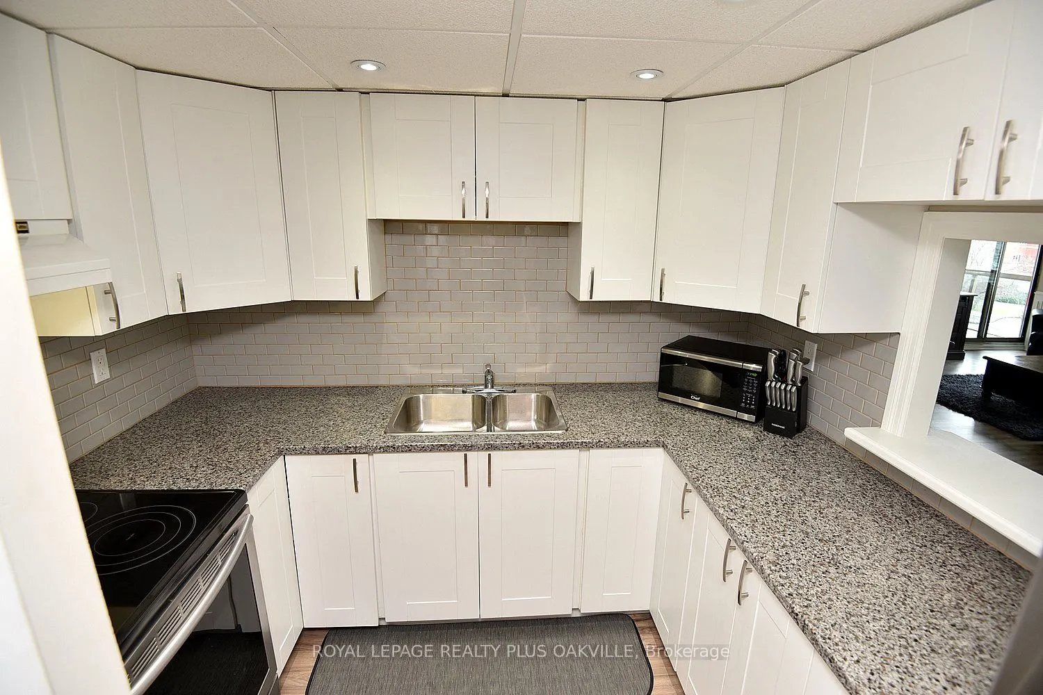 1225 North Shore Boulevard E, #404