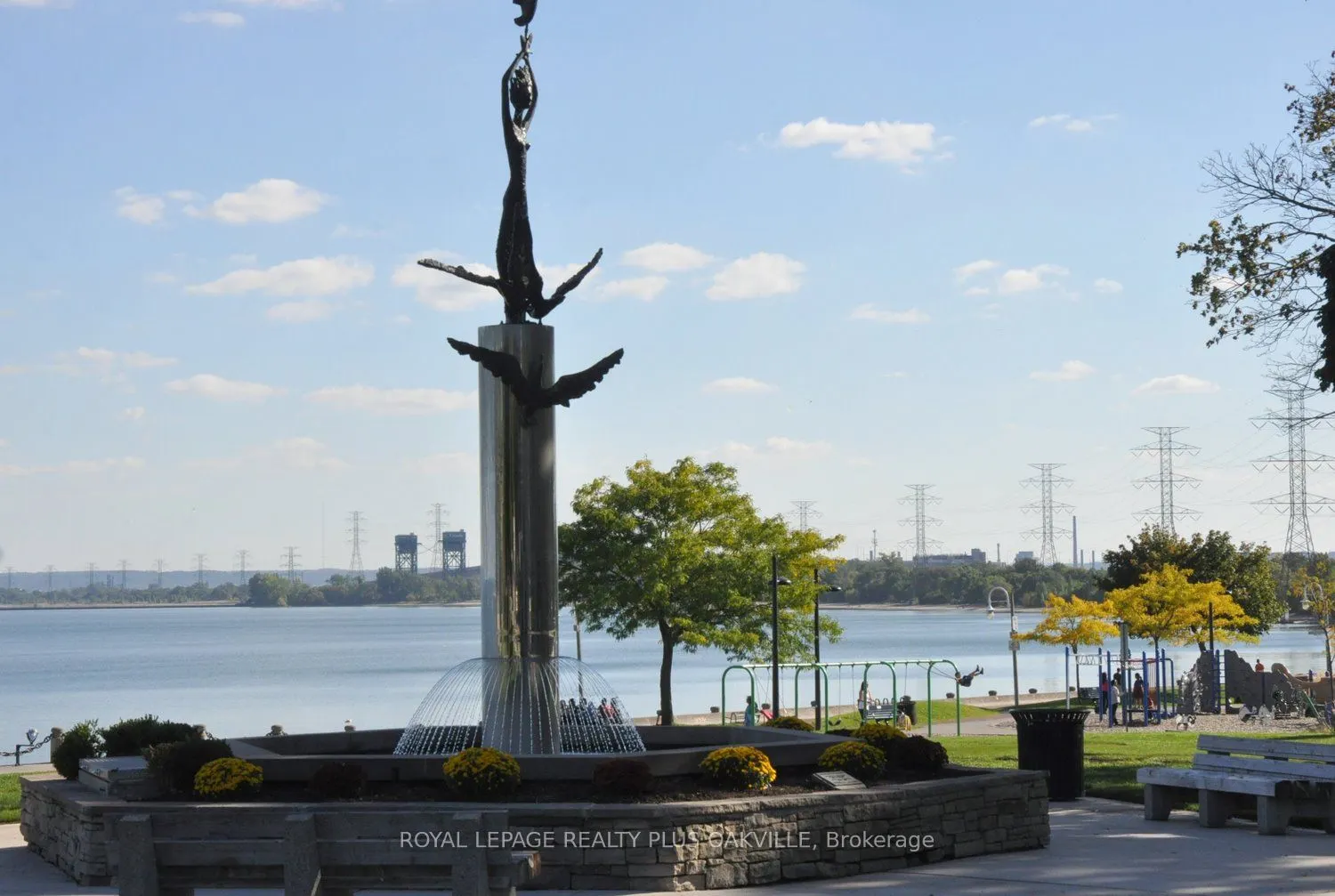1225 North Shore Boulevard E, #404