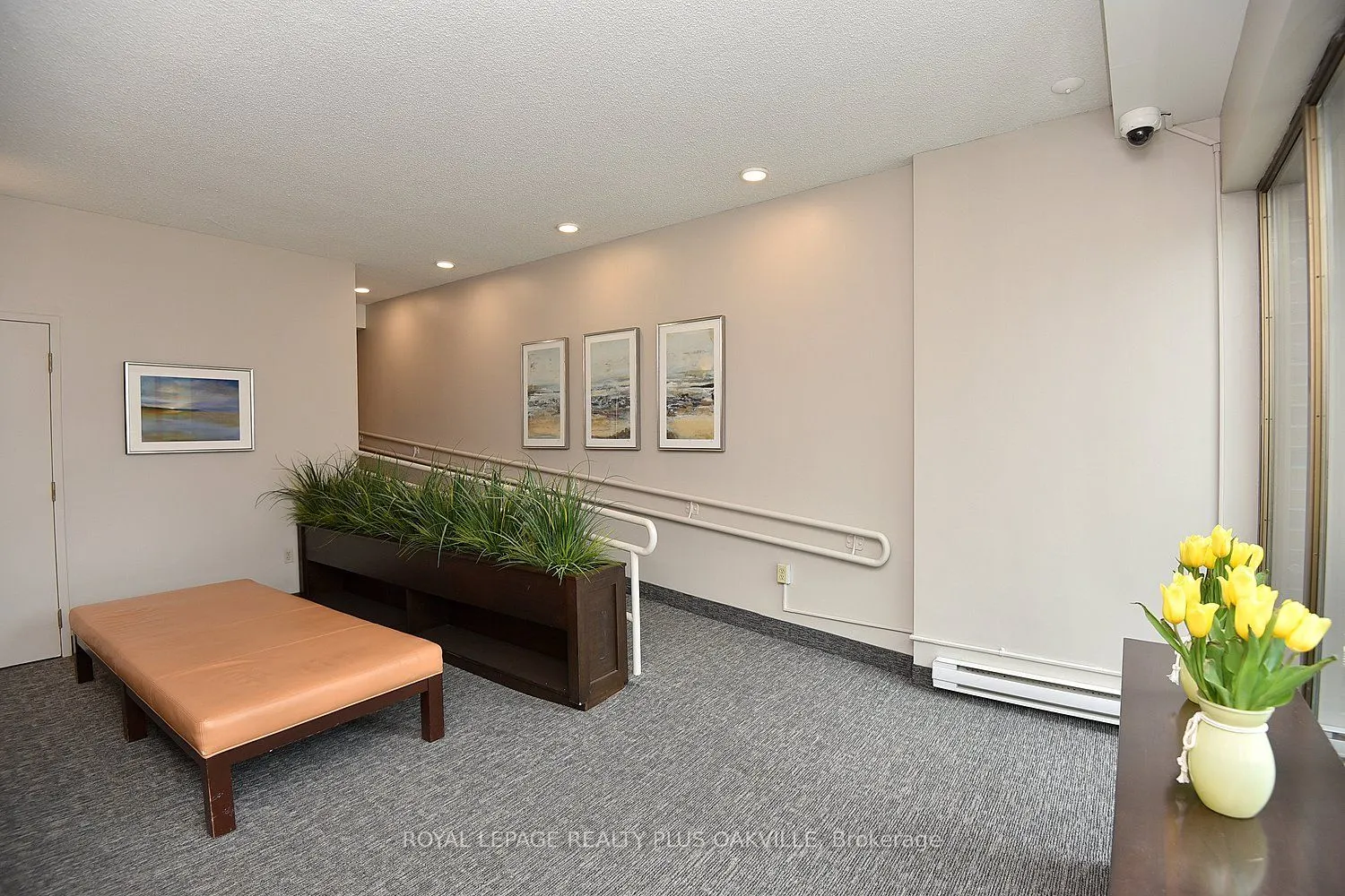 1225 North Shore Boulevard E, #404