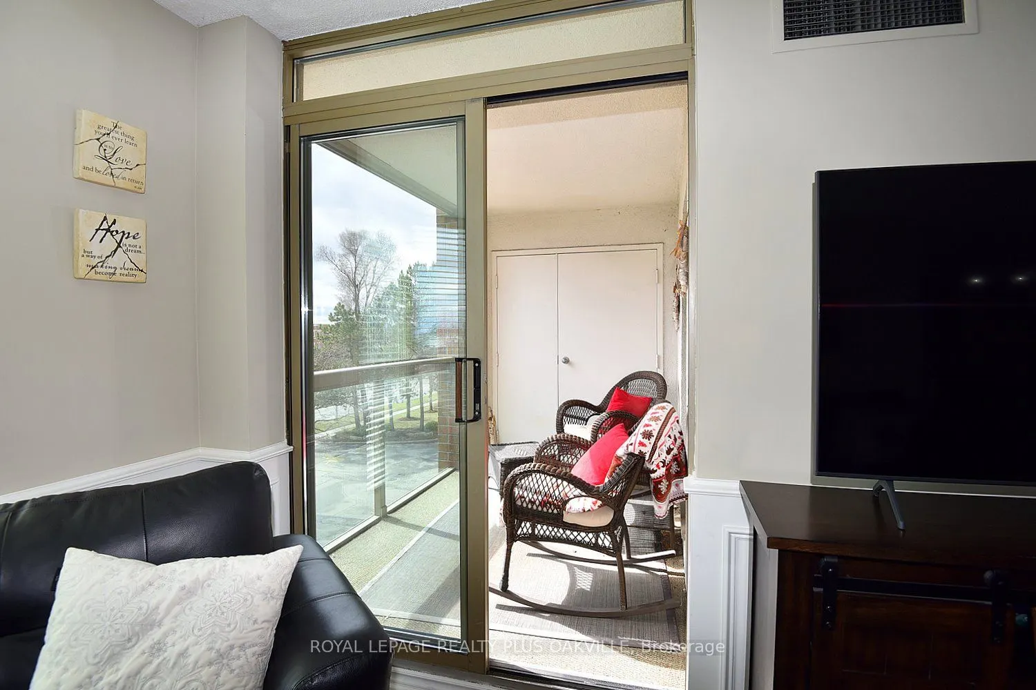 1225 North Shore Boulevard E, #404