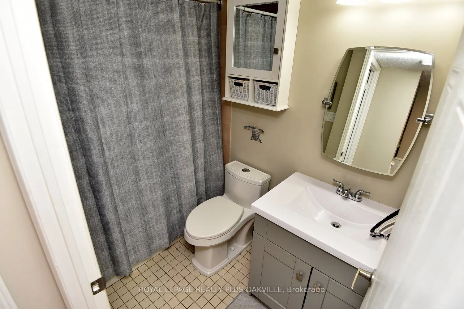 1225 North Shore Boulevard E, #404