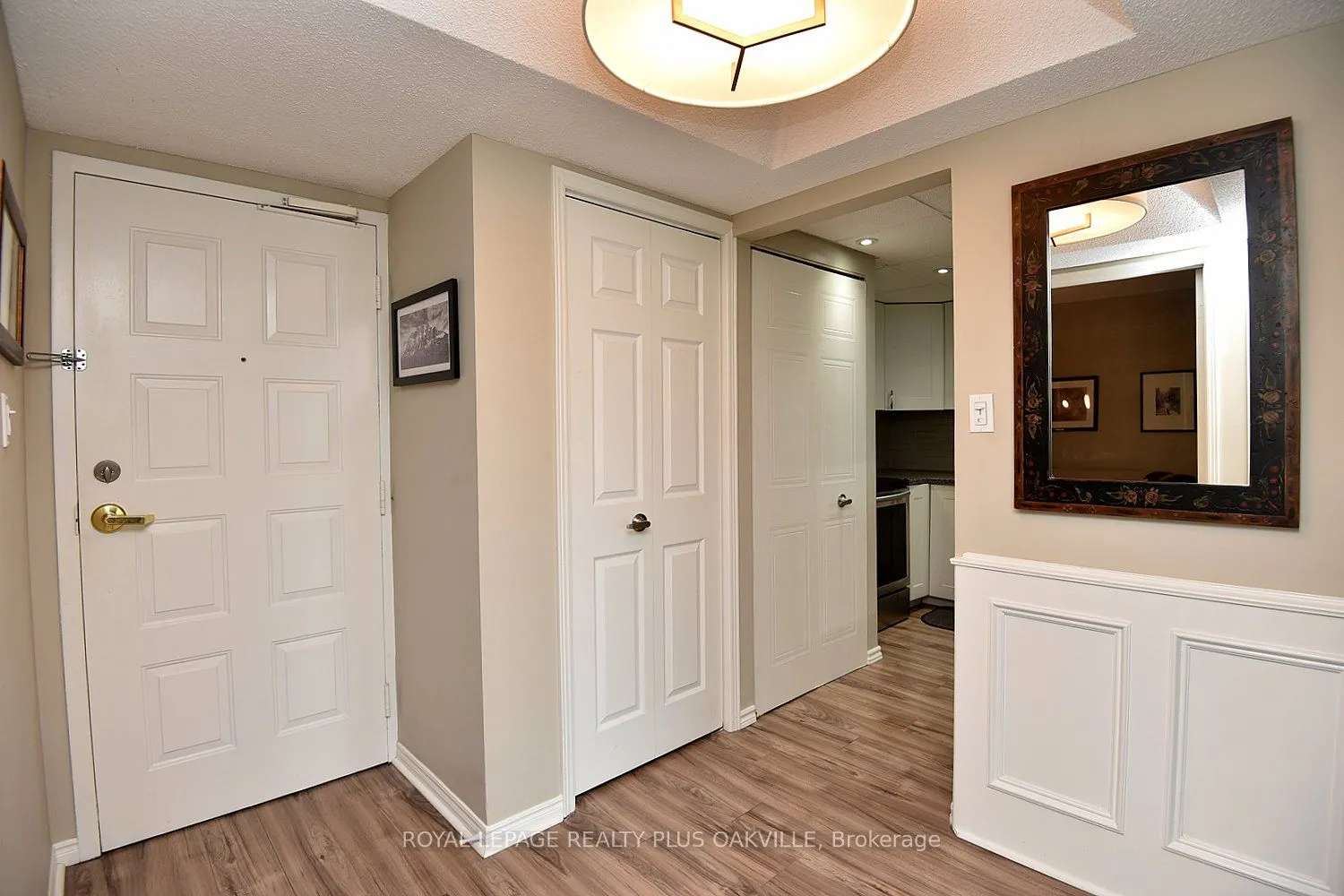 1225 North Shore Boulevard E, #404