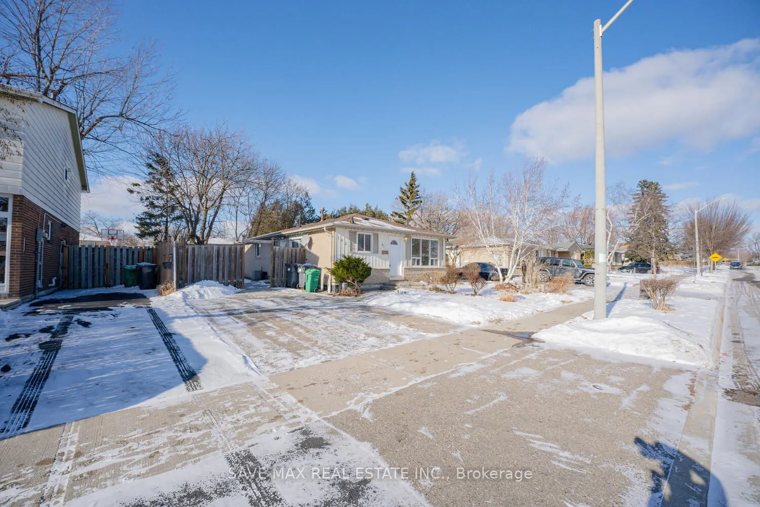 102 SUTHERLAND Avenue