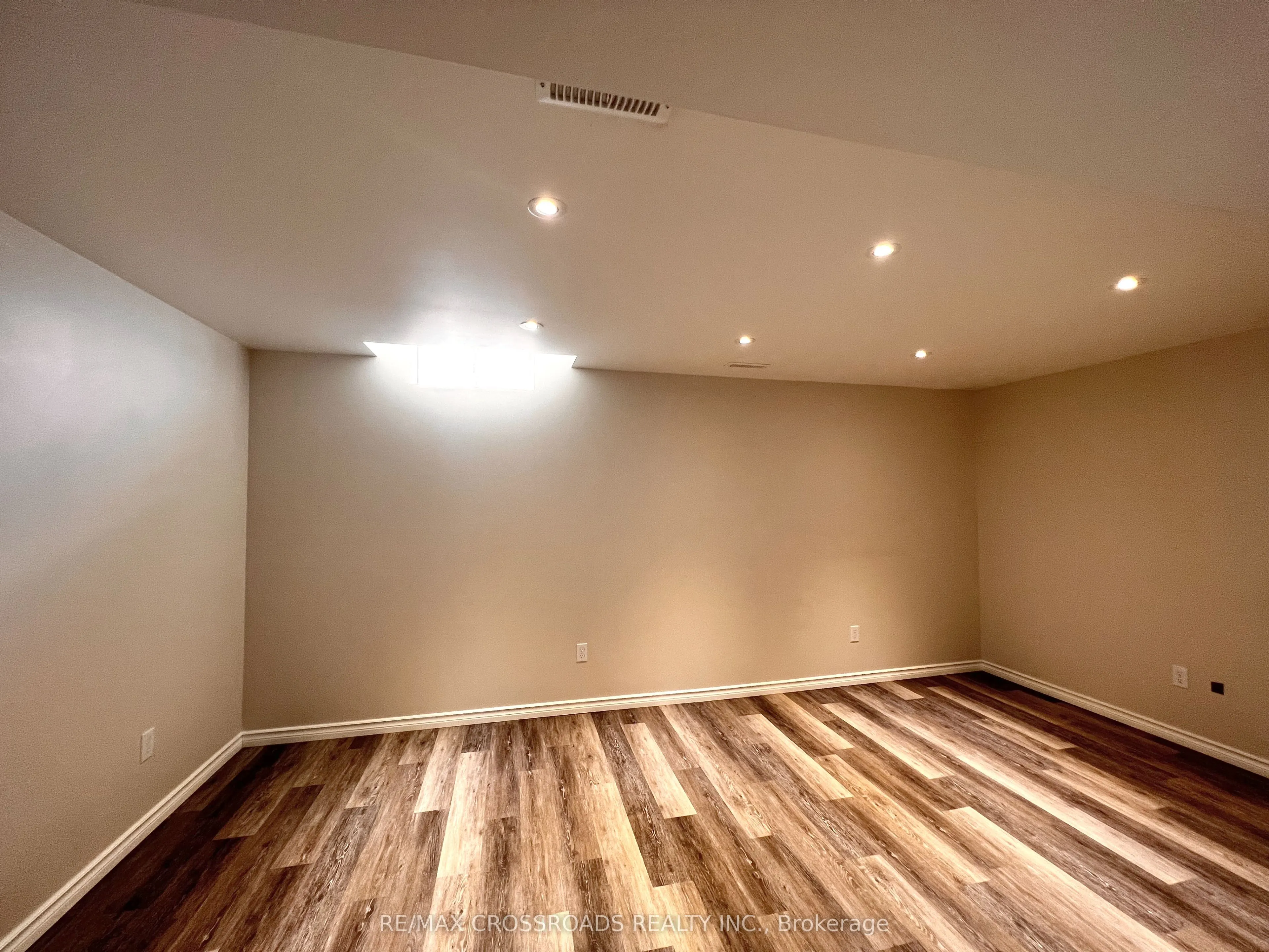 1559 Parish Lane