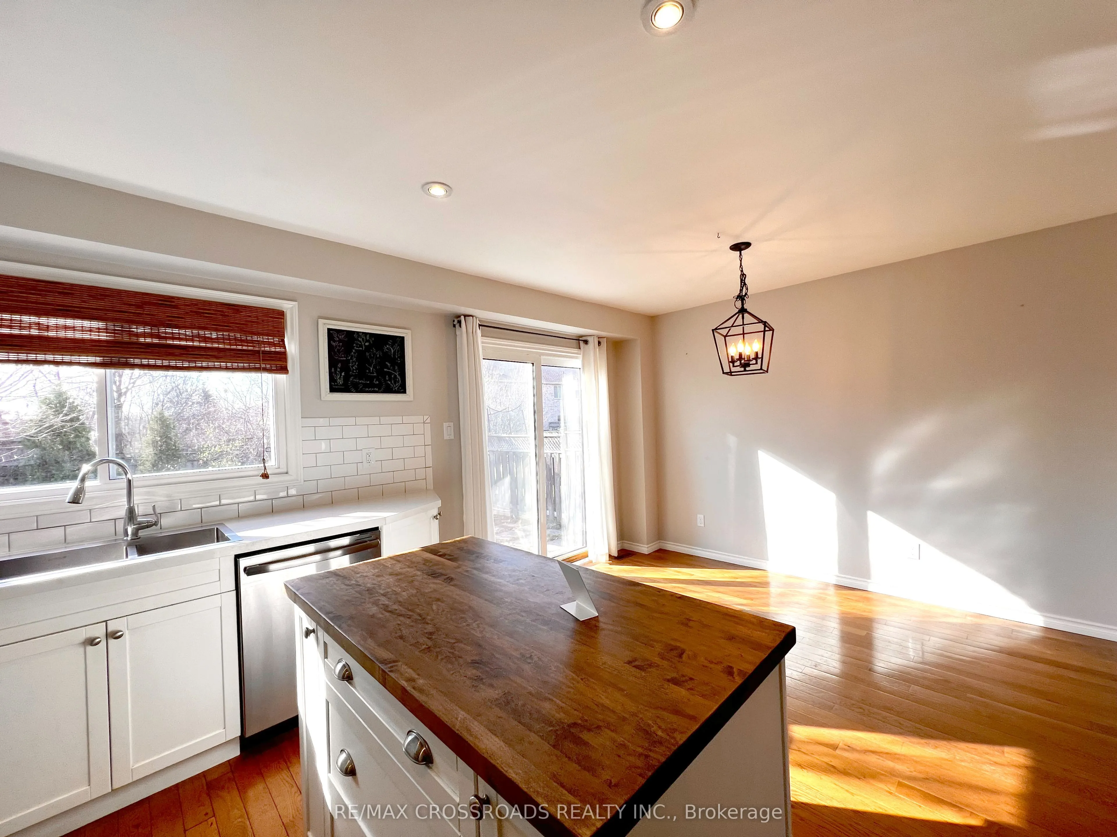 1559 Parish Lane