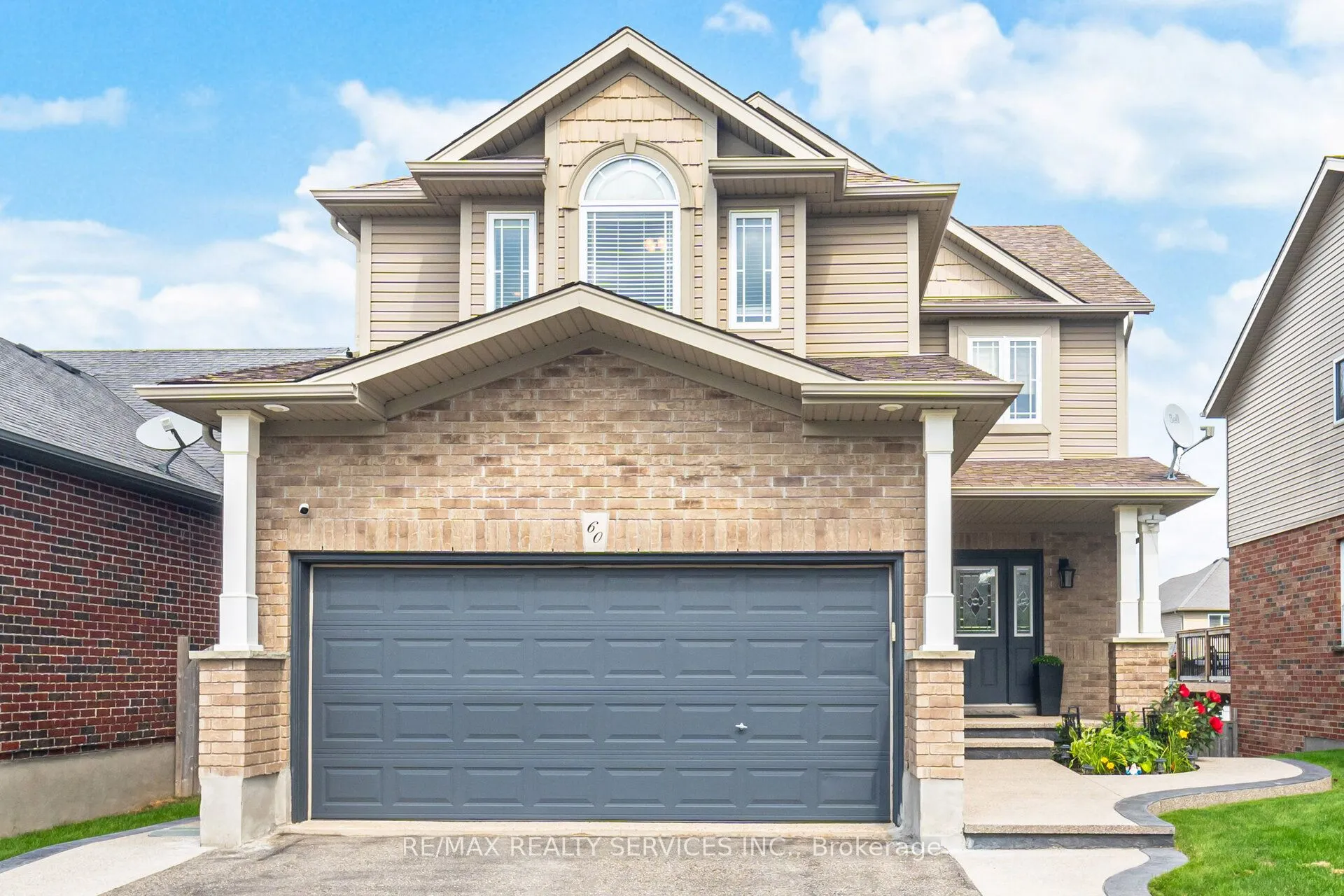 60 Dinnick Crescent