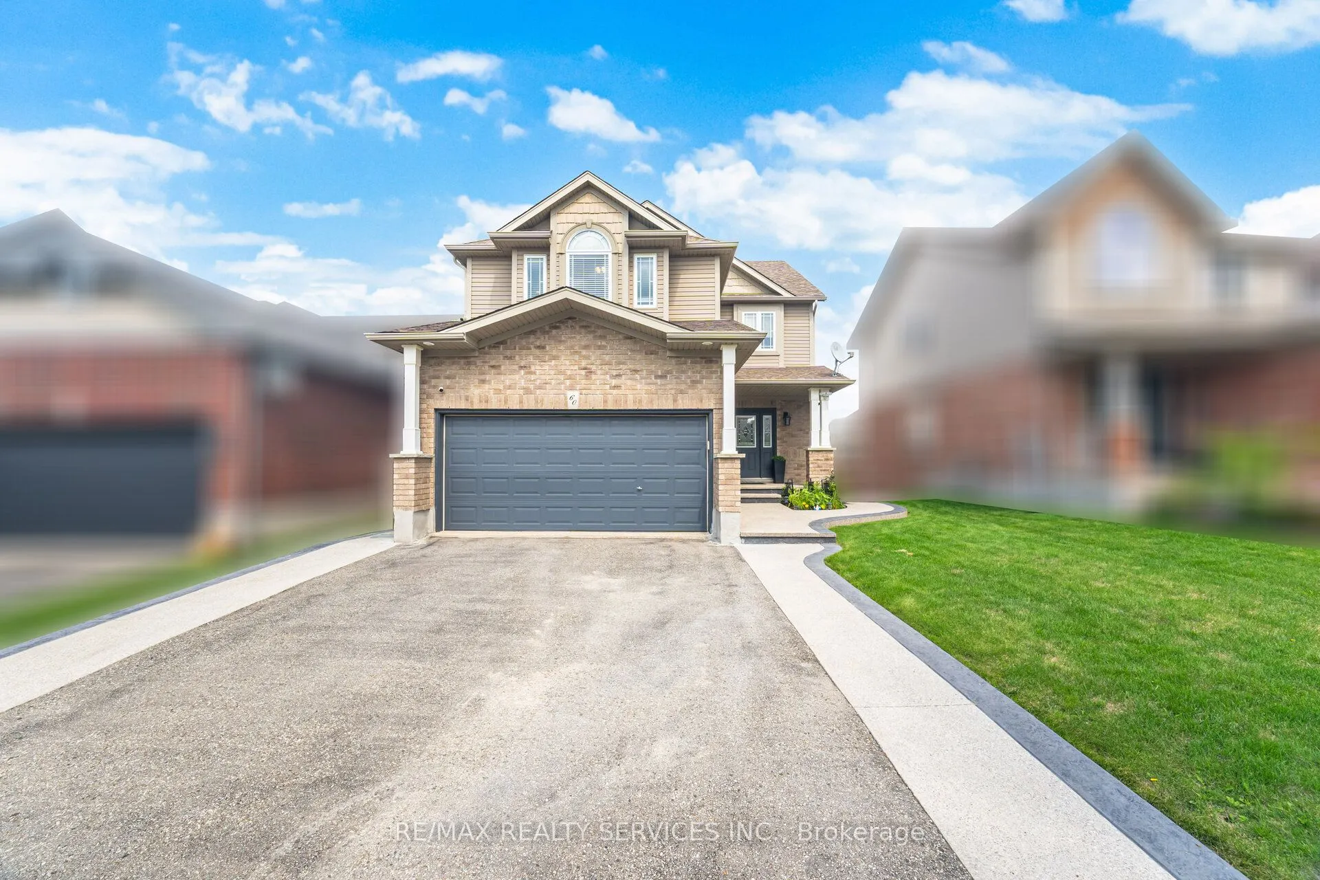 60 Dinnick Crescent