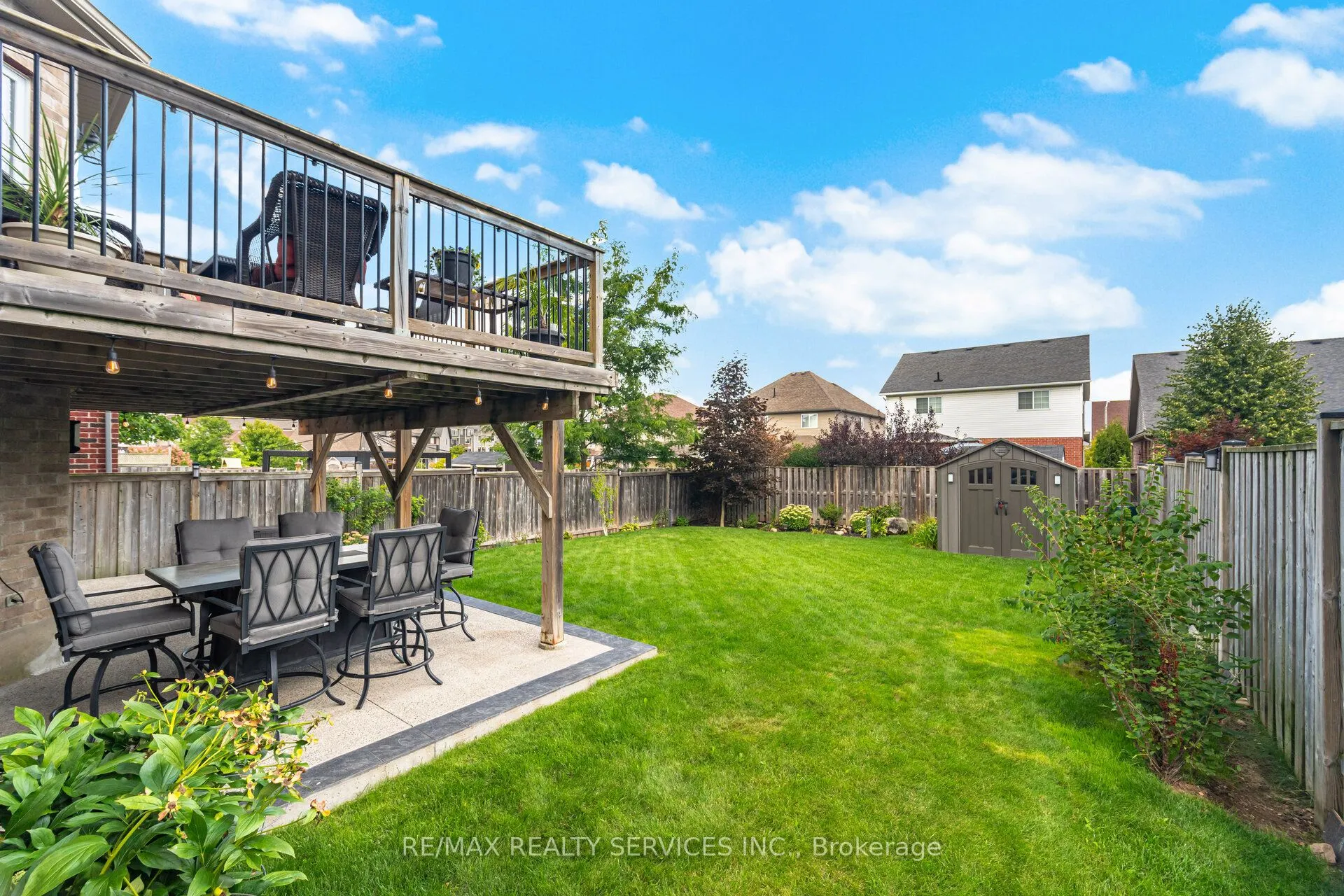 60 Dinnick Crescent