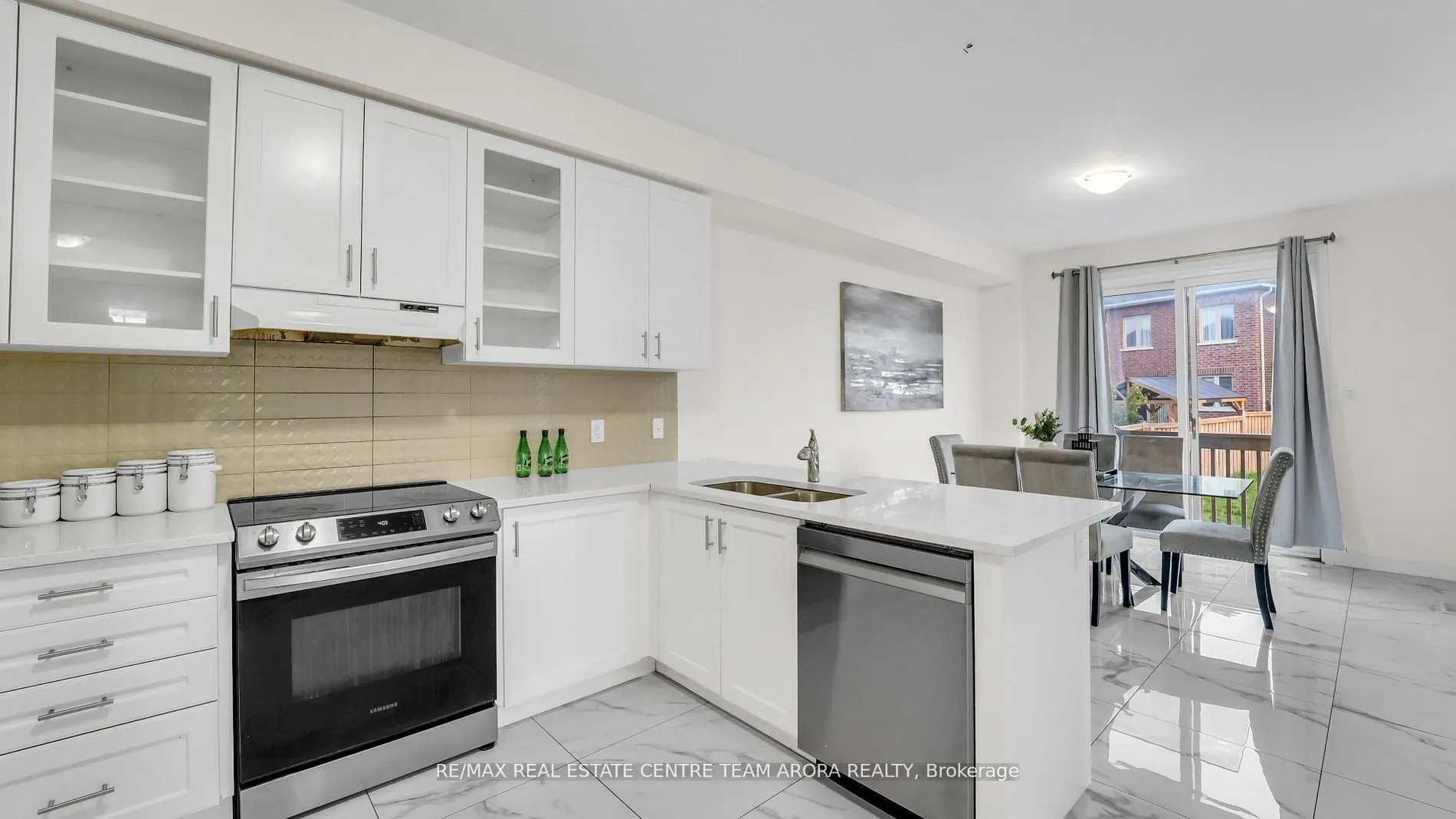 33 Dunley Crescent