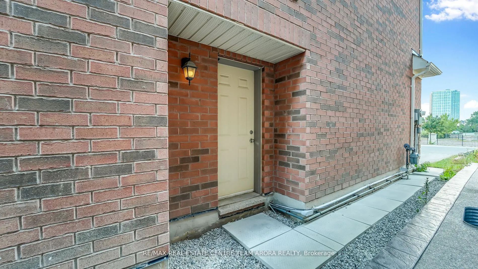 33 Dunley Crescent