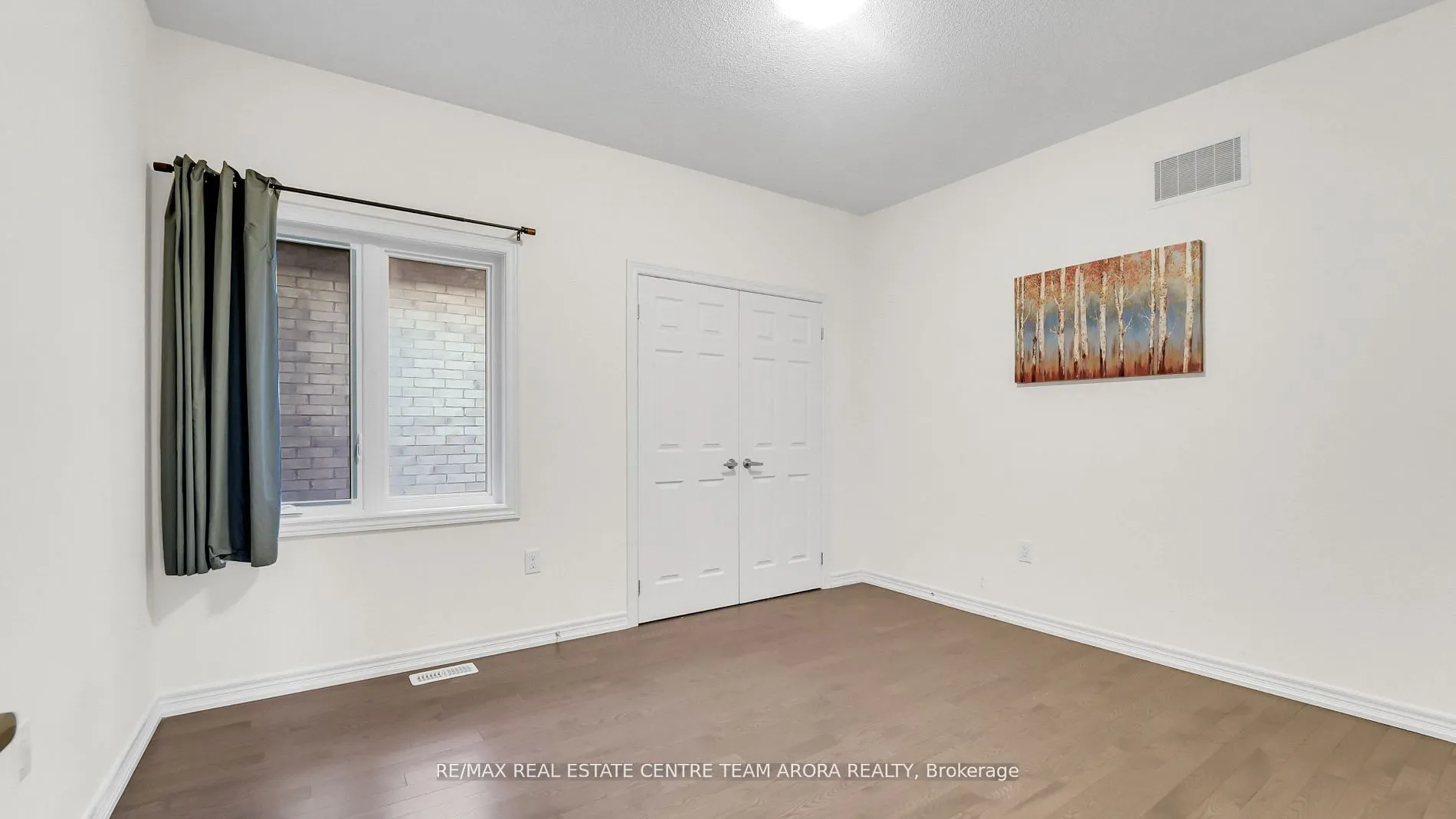 33 Dunley Crescent