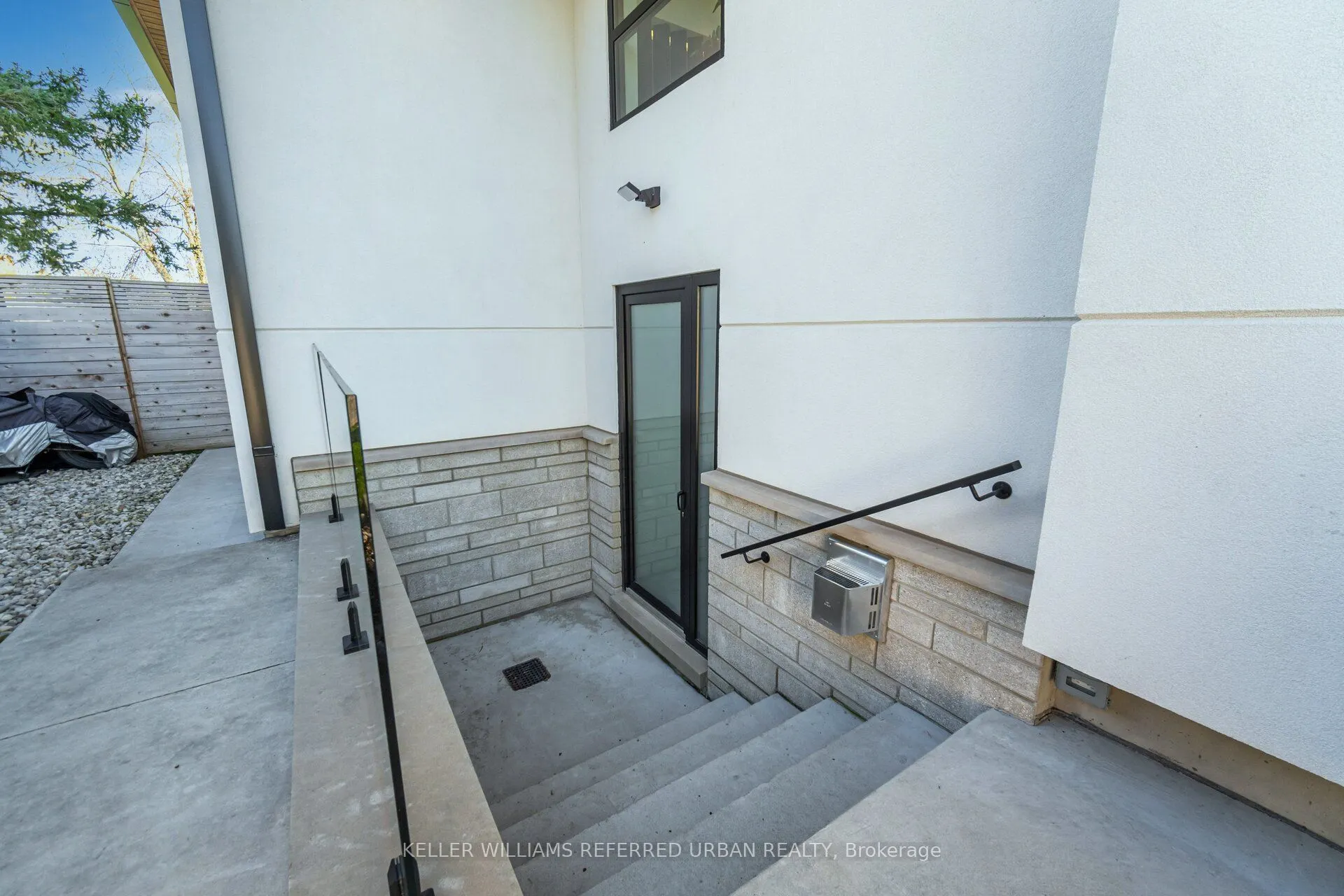 1337 Waverly Avenue