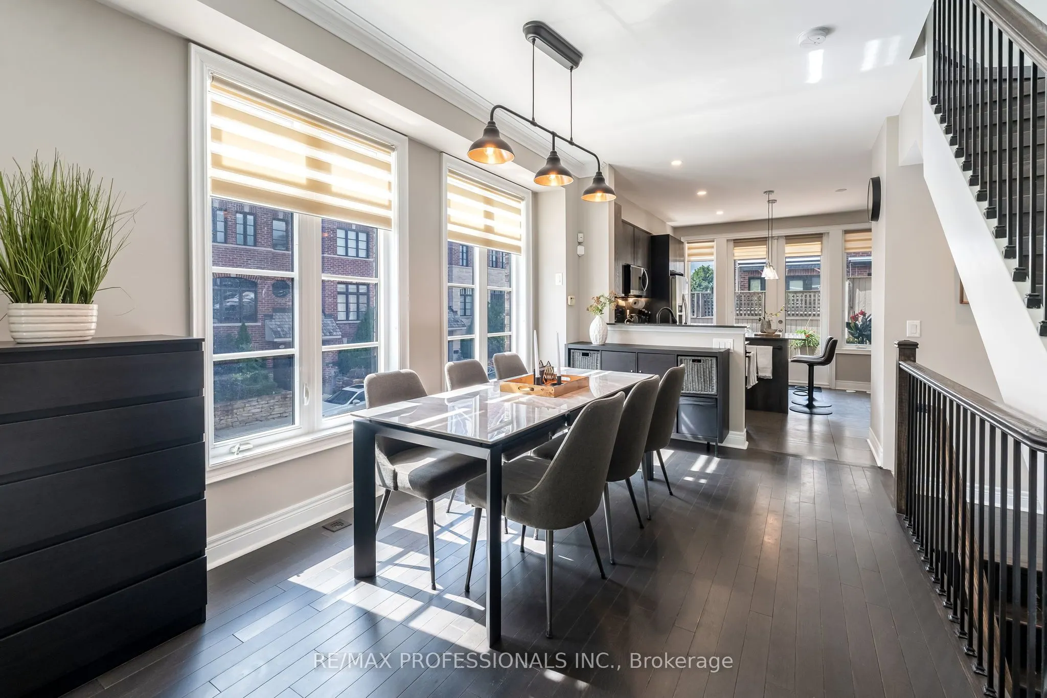 1812 Burnhamthorpe Road E, #1
