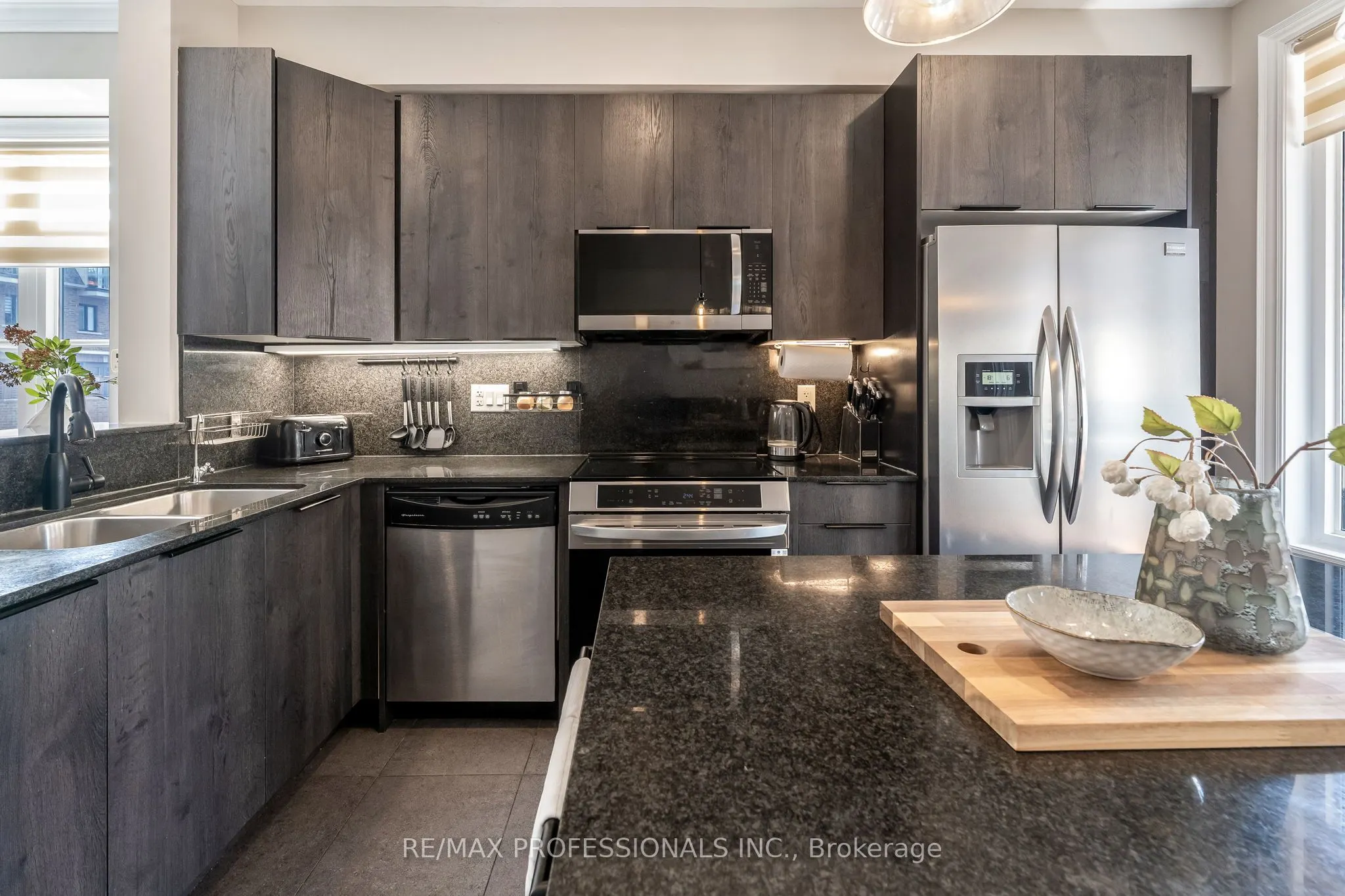 1812 Burnhamthorpe Road E, #1