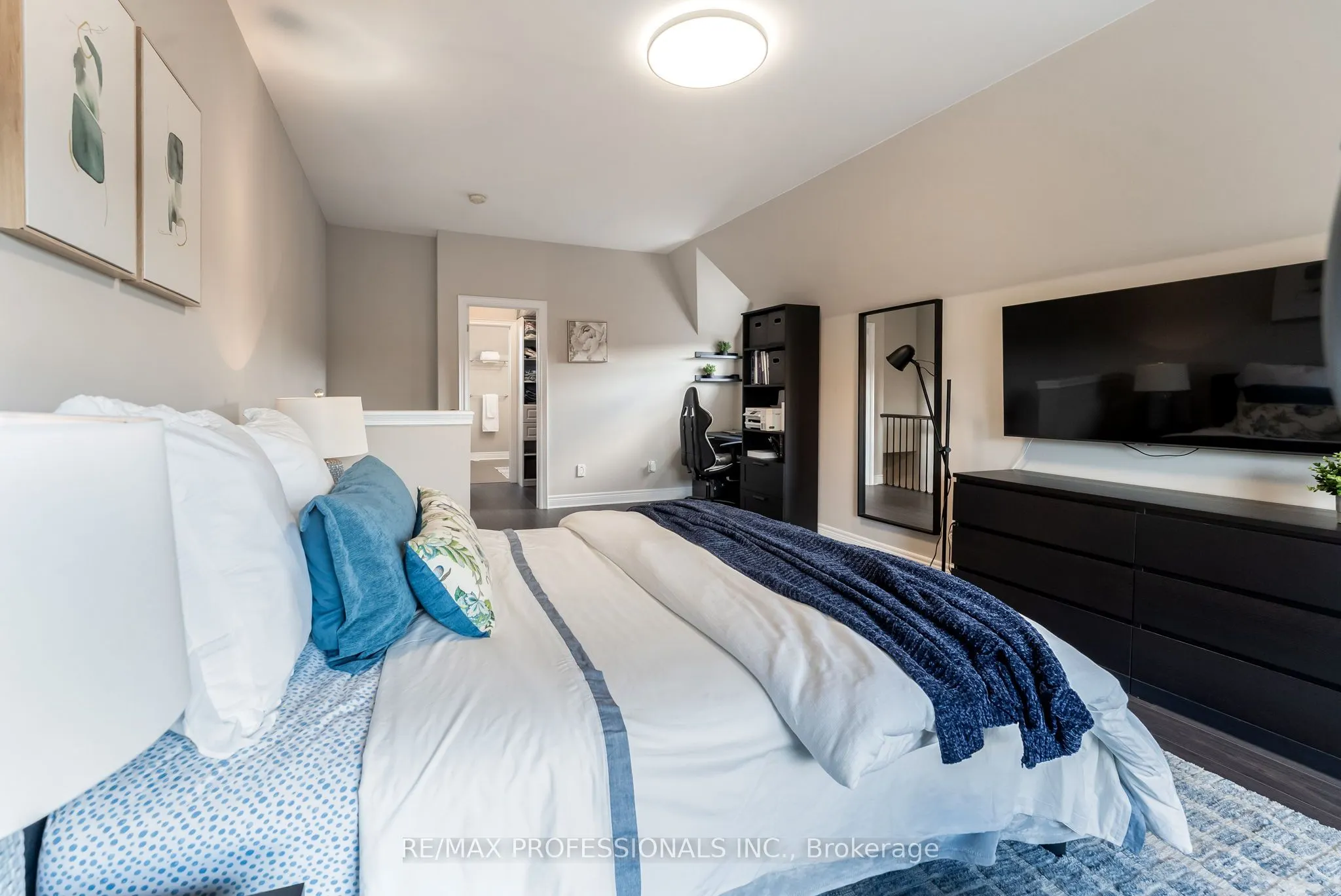 1812 Burnhamthorpe Road E, #1