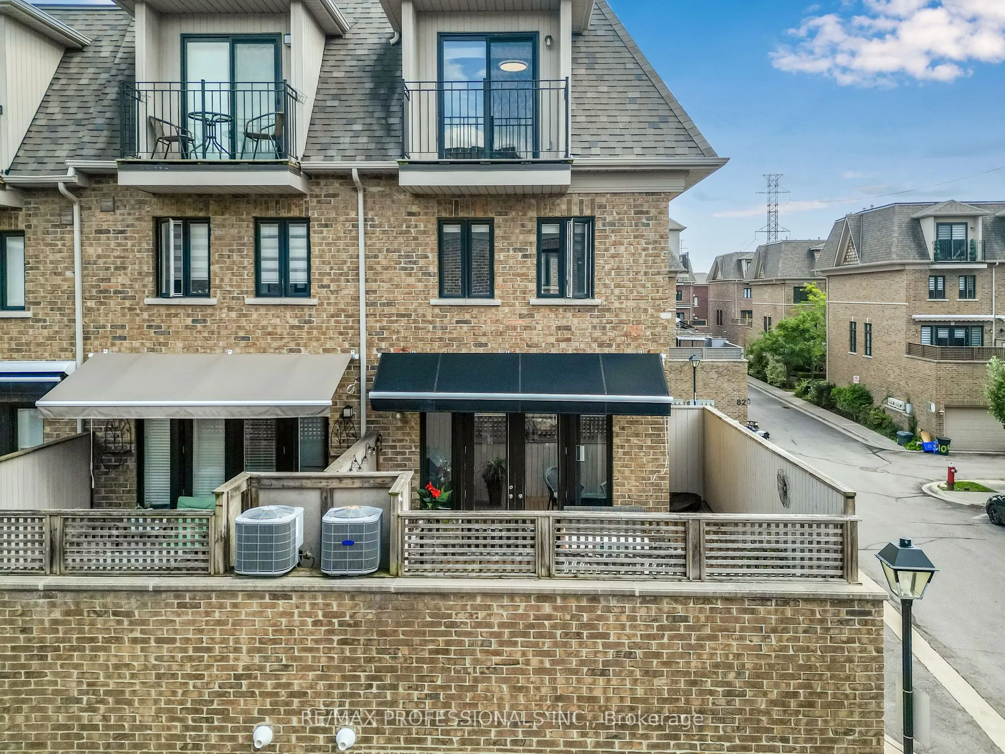 1812 Burnhamthorpe Road E, #1