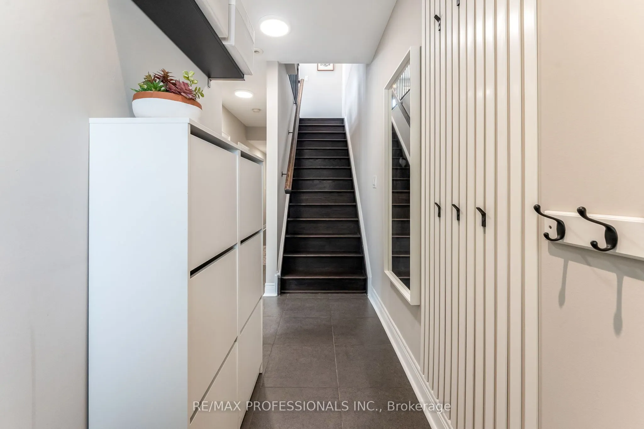 1812 Burnhamthorpe Road E, #1