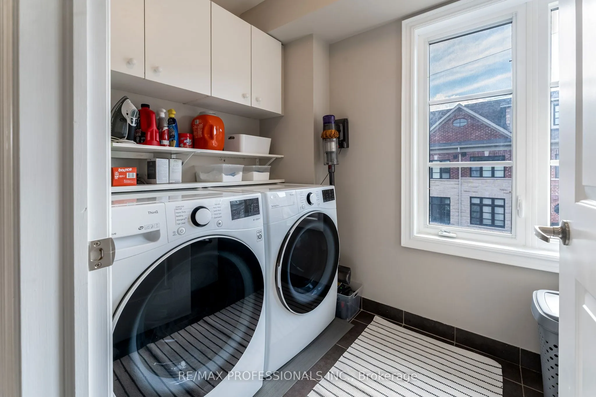 1812 Burnhamthorpe Road E, #1