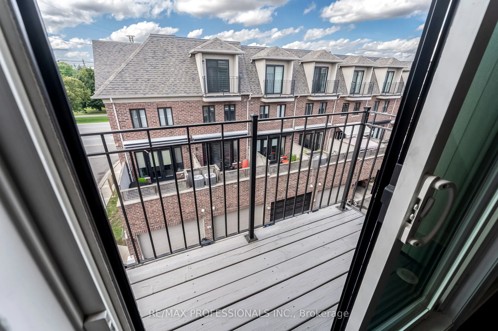 1812 Burnhamthorpe Road E, #1