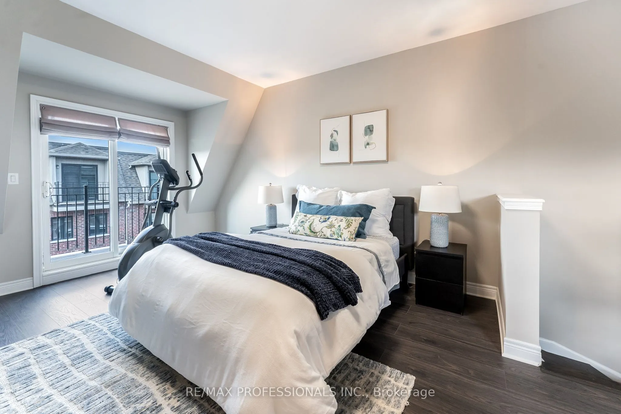 1812 Burnhamthorpe Road E, #1