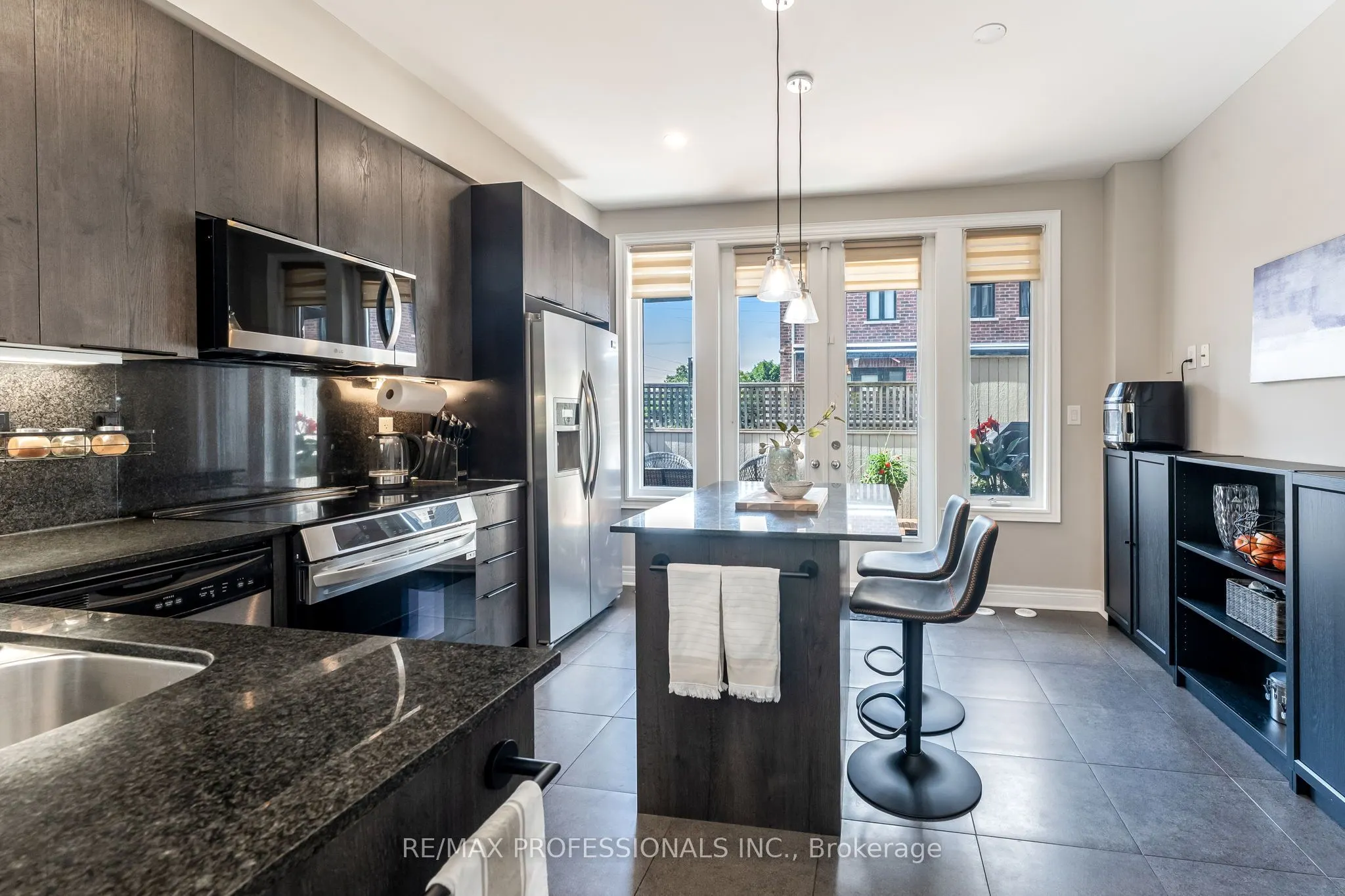 1812 Burnhamthorpe Road E, #1
