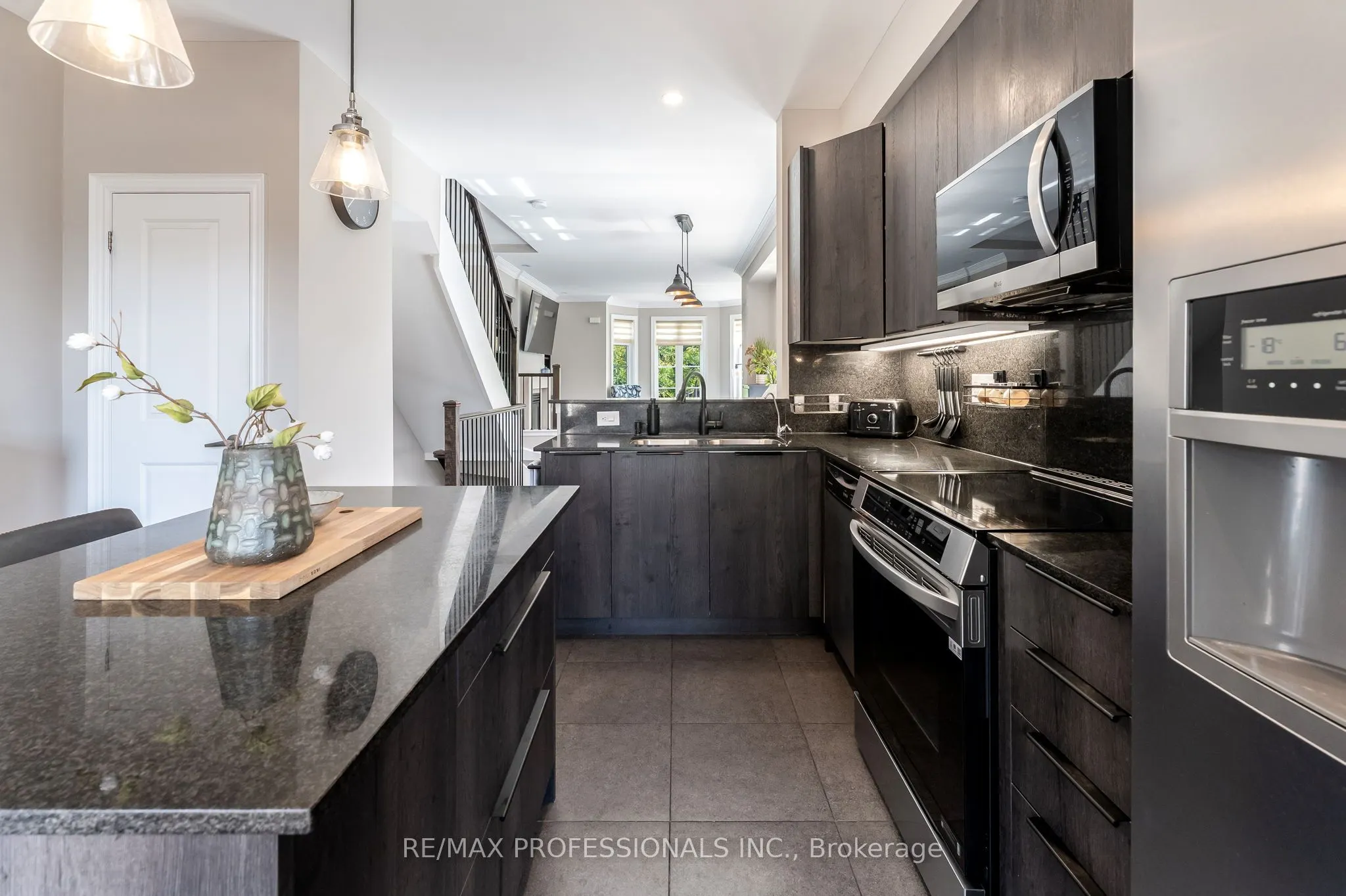 1812 Burnhamthorpe Road E, #1