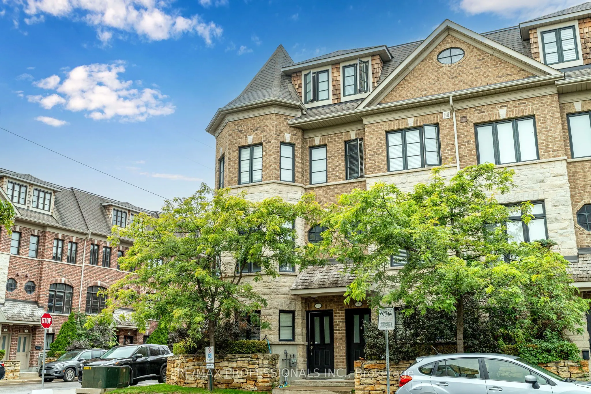 1812 Burnhamthorpe Road E, #1
