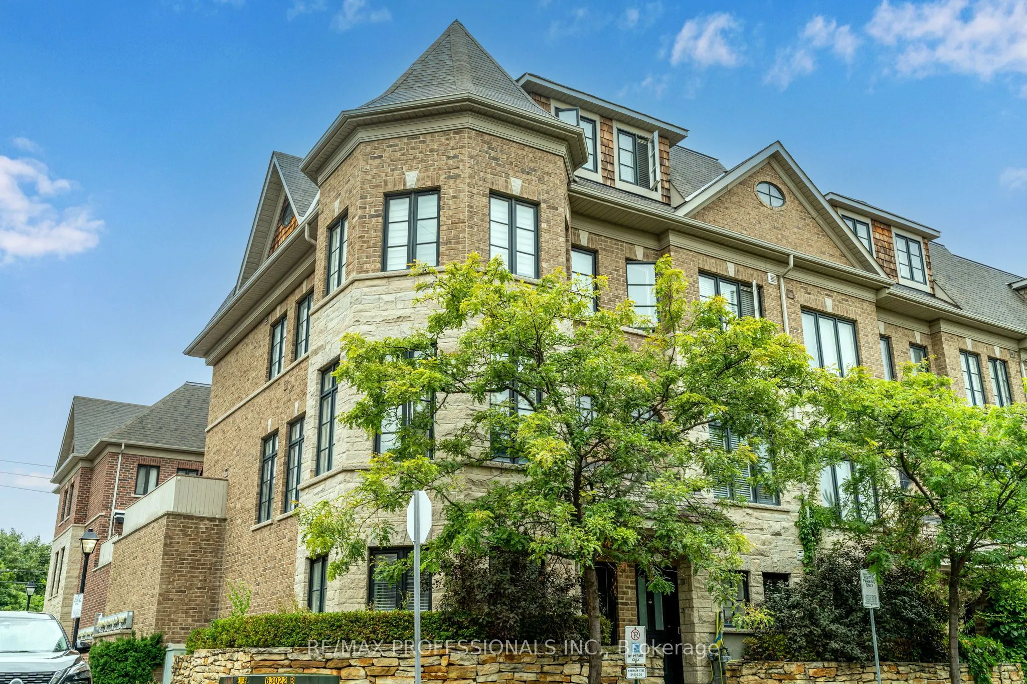 1812 Burnhamthorpe Road E, #1