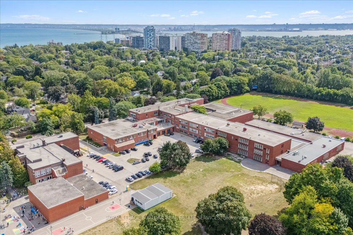 1424 Alfred Crescent