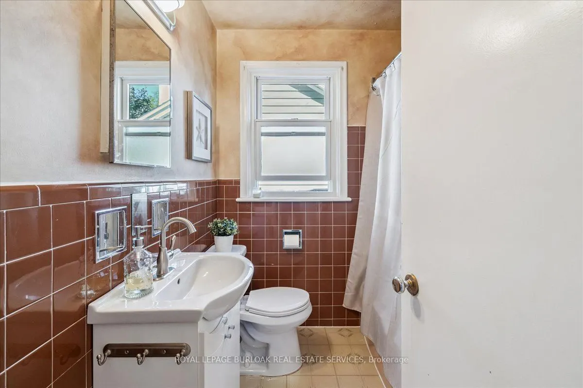 1424 Alfred Crescent